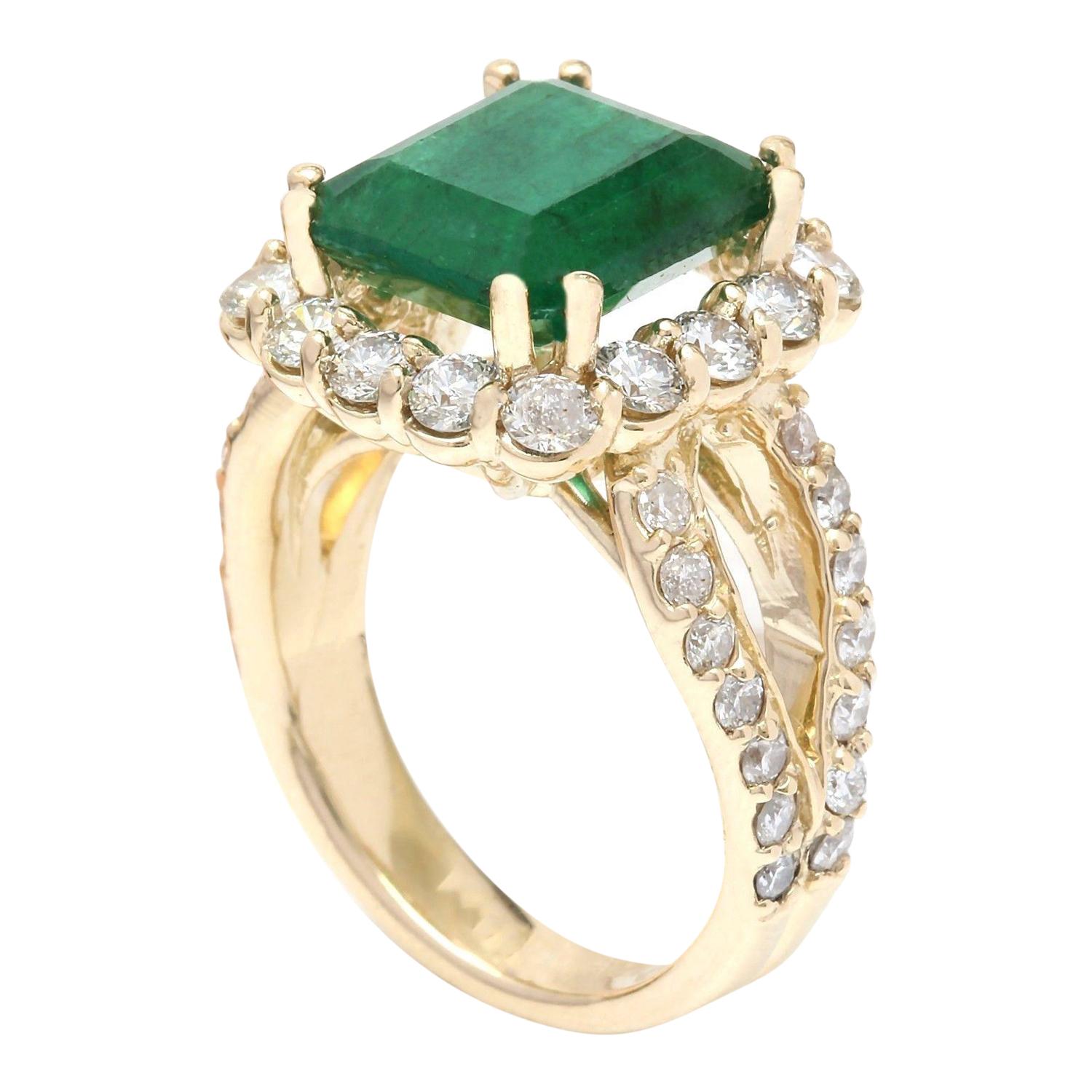 Natural Emerald Diamond Ring In 14 Karat Solid Yellow Gold  In New Condition For Sale In Los Angeles, CA