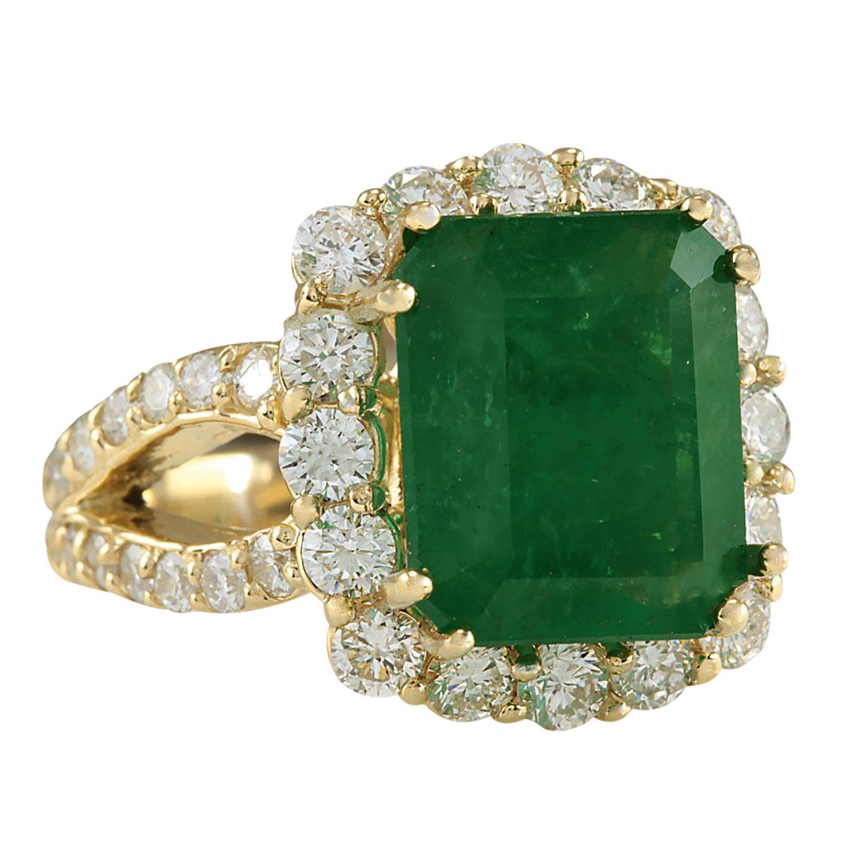 Elevate your style with our remarkable 14K Yellow Gold Diamond Ring, featuring a dazzling 7.49 Carat Emerald as its focal point. Crafted with precision and finesse, this ring boasts a total weight of 8.2 grams, ensuring both durability and elegance.