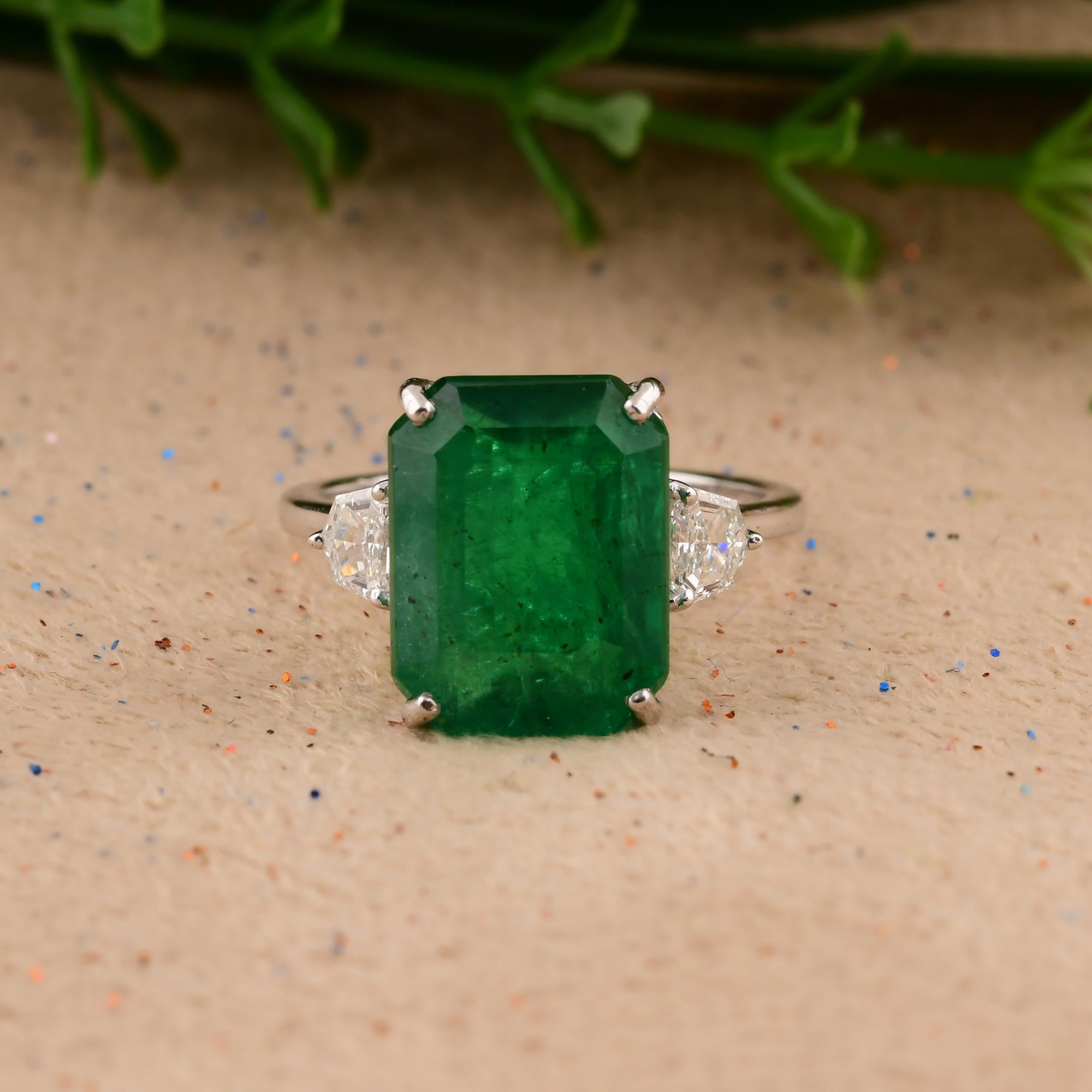 in vendita:  Anello a tre pietre con diamante e smeraldo dello Zambia da 7,4 carati, oro bianco 14k 2