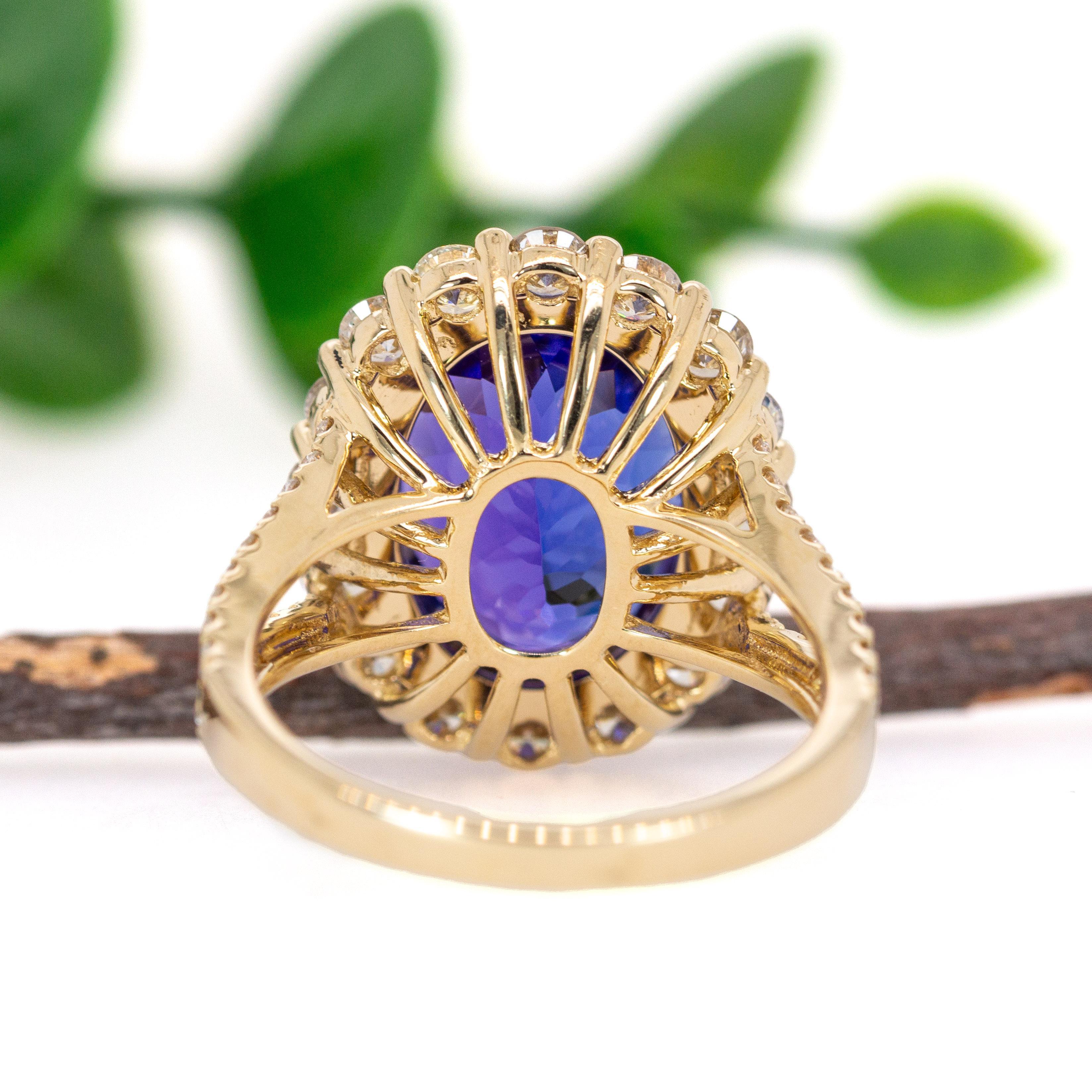 Anello di tanzanite deluxe AAA da 7,4 carati con diamanti naturali in oro massiccio 14K OV 14x10mm in vendita 1