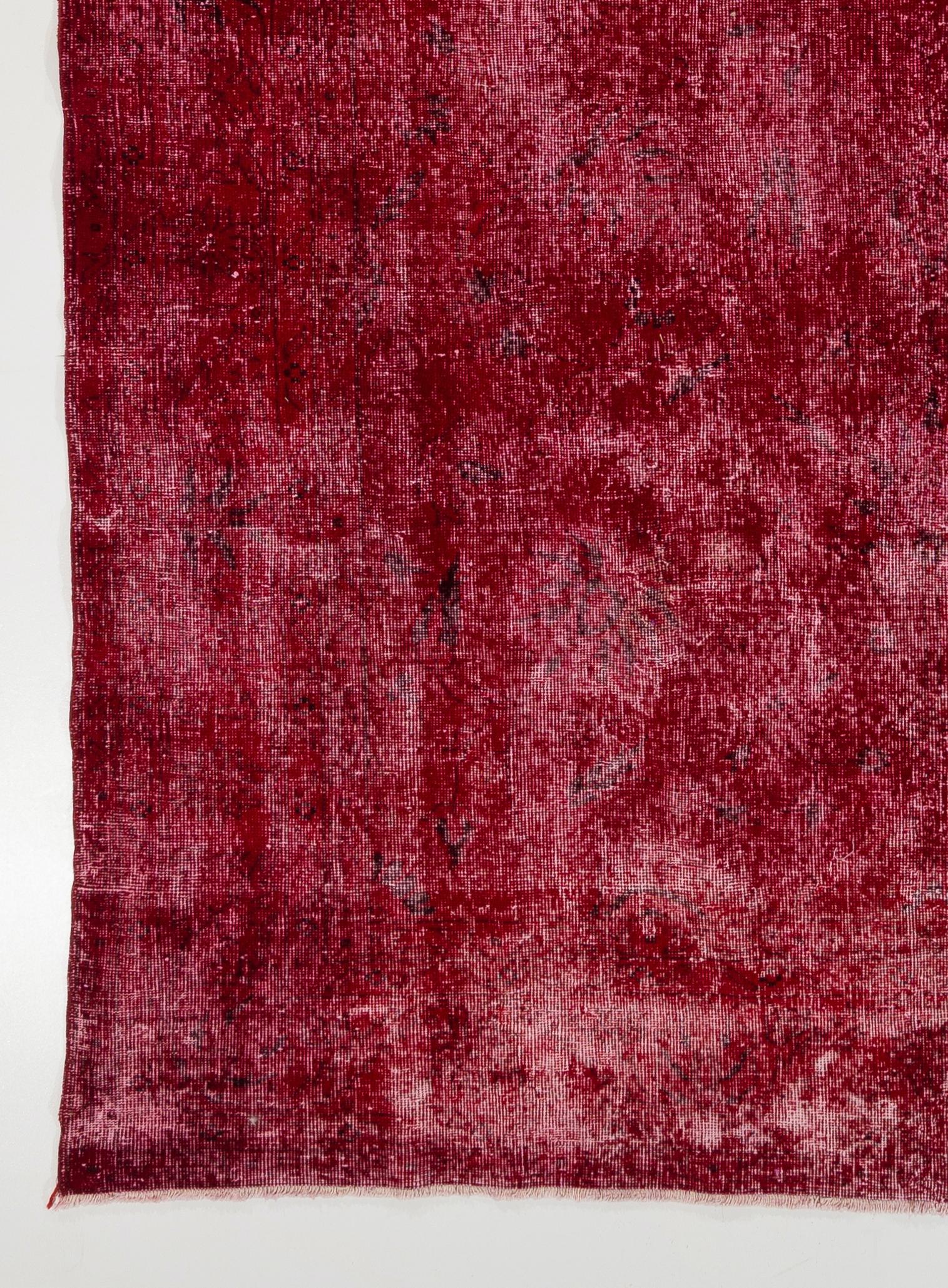 Turco Tappeto turco fatto a mano con effetto distorto 7.4x10 Ft in rosso 4 Casa e ufficio moderni in vendita