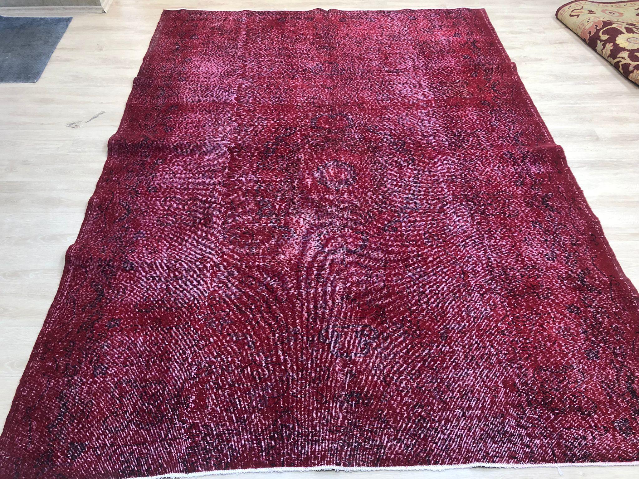 7.4x10 ft Vintage Handmade Wool Turkish Area Rug in Red, Contemporary Carpet In Good Condition For Sale In Philadelphia, PA