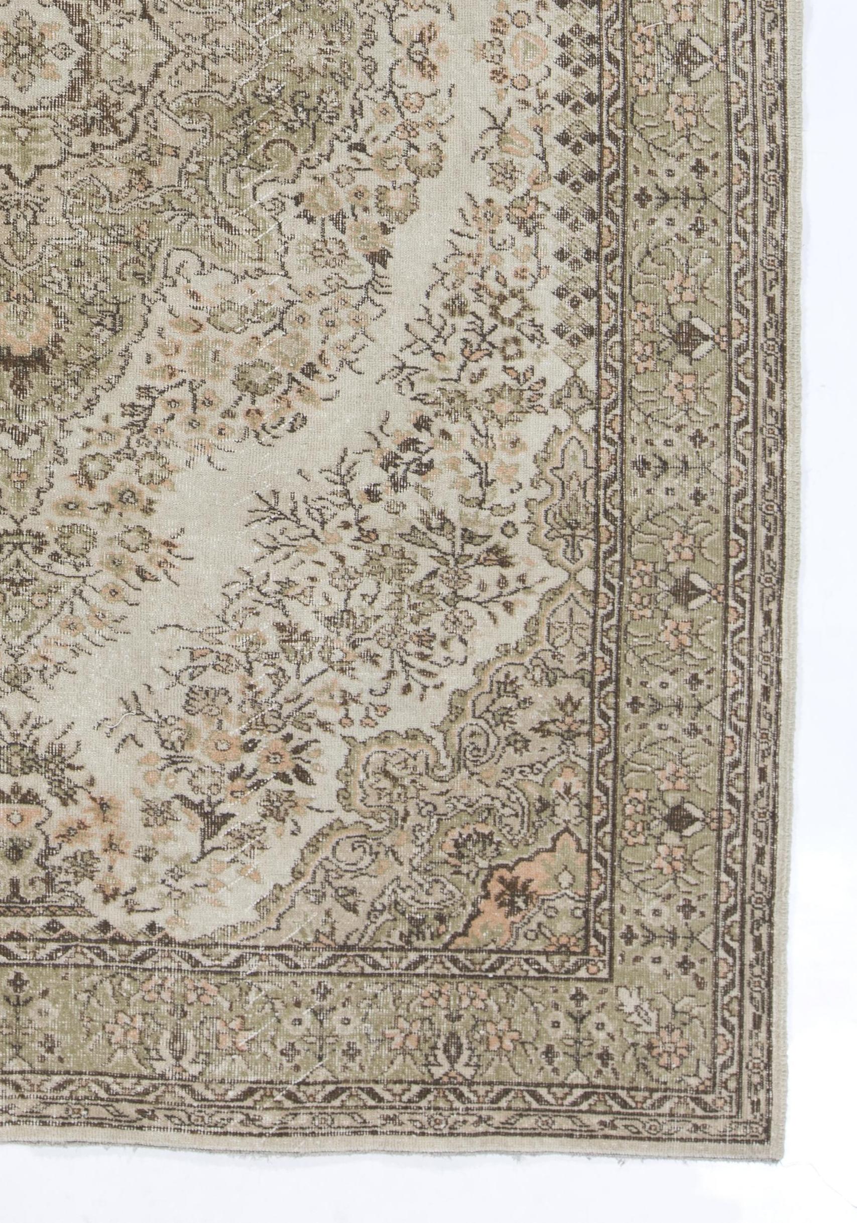7.4x10.6 Ft Hand-Knotted Anatolian Rug in Neutral Colors, Vintage Oushak Carpet In Good Condition For Sale In Spring Valley, NY