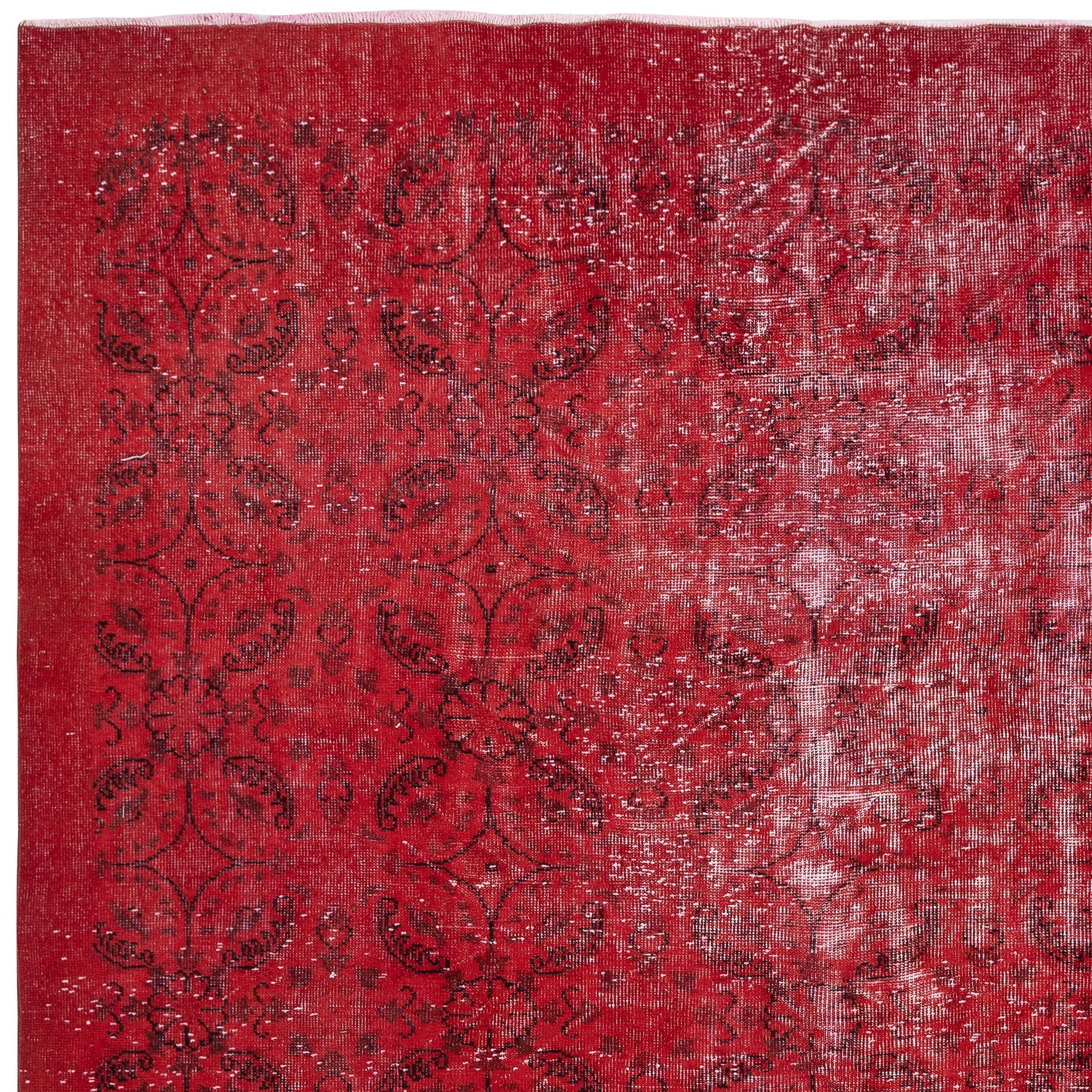 Annodato a mano Tappeto turco vintage fatto a mano 7,4x11 Ft tinto di rosso per casa e ufficio moderni in vendita