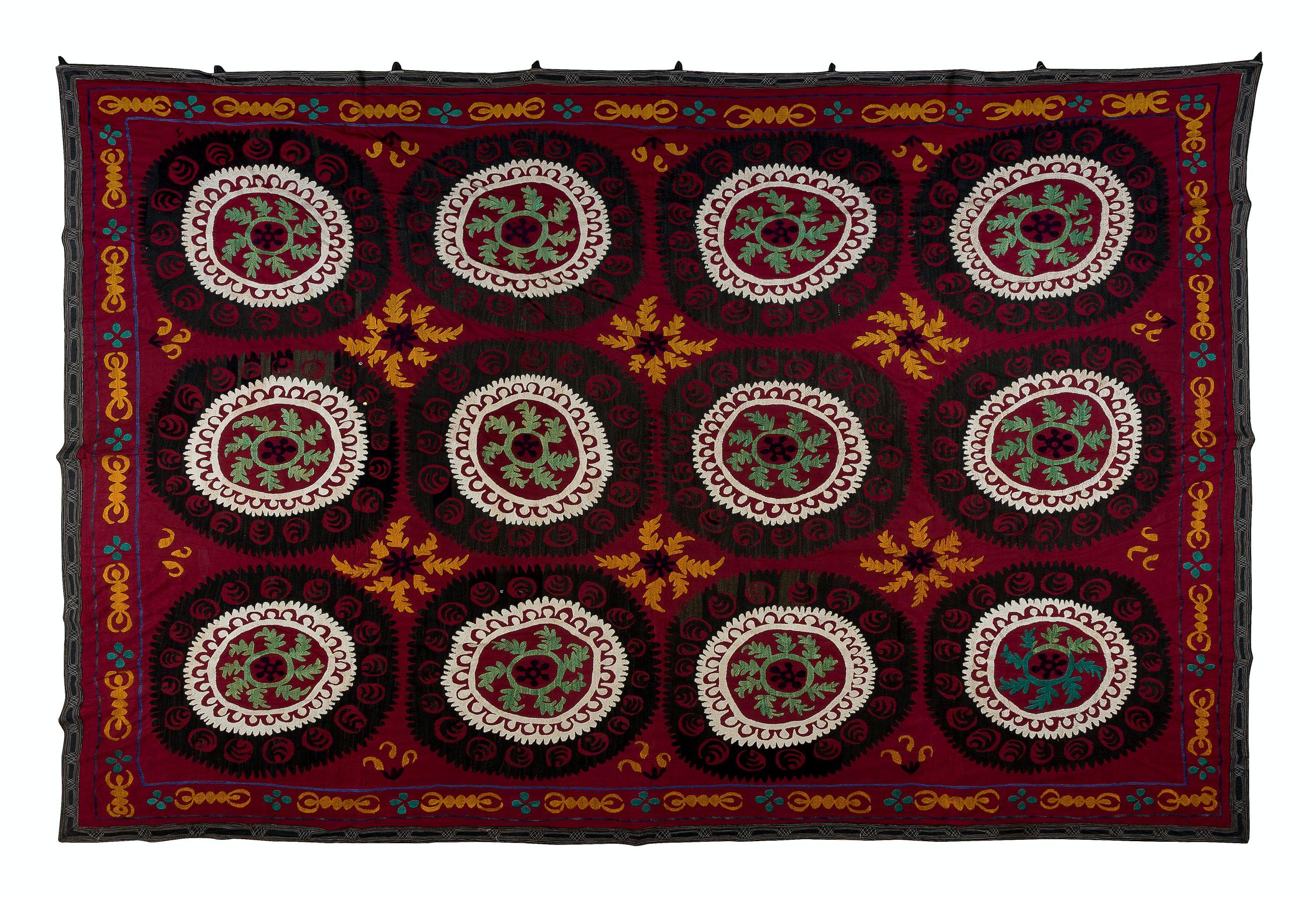 Vintage Silk Embroidery Bed Cover, Central Asian Suzani Wall Hanging In Good Condition For Sale In Philadelphia, PA