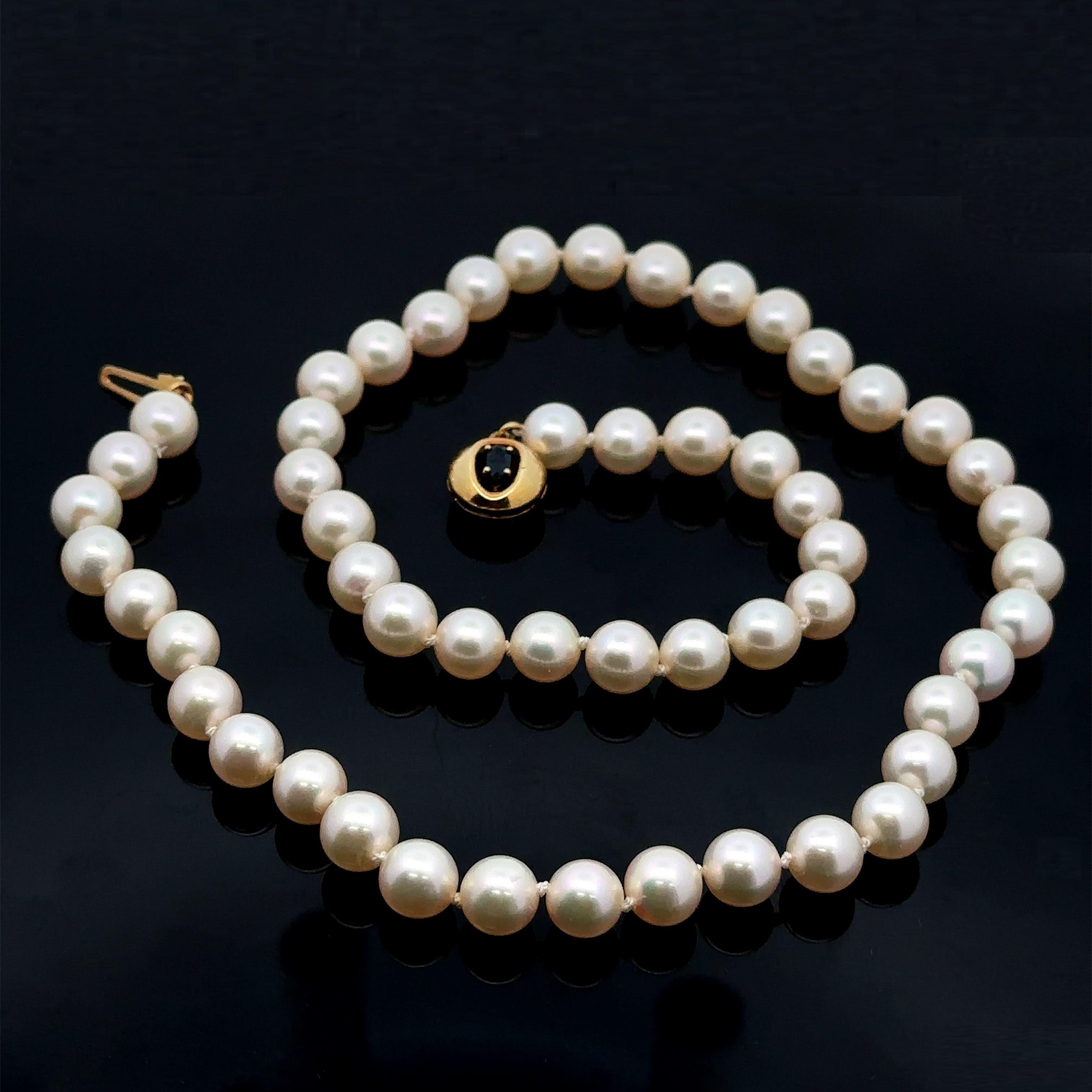 7.5-8mm Pearl Strand Necklace w/ 14k Gold Reversible Sapphire Clasp For Sale 2
