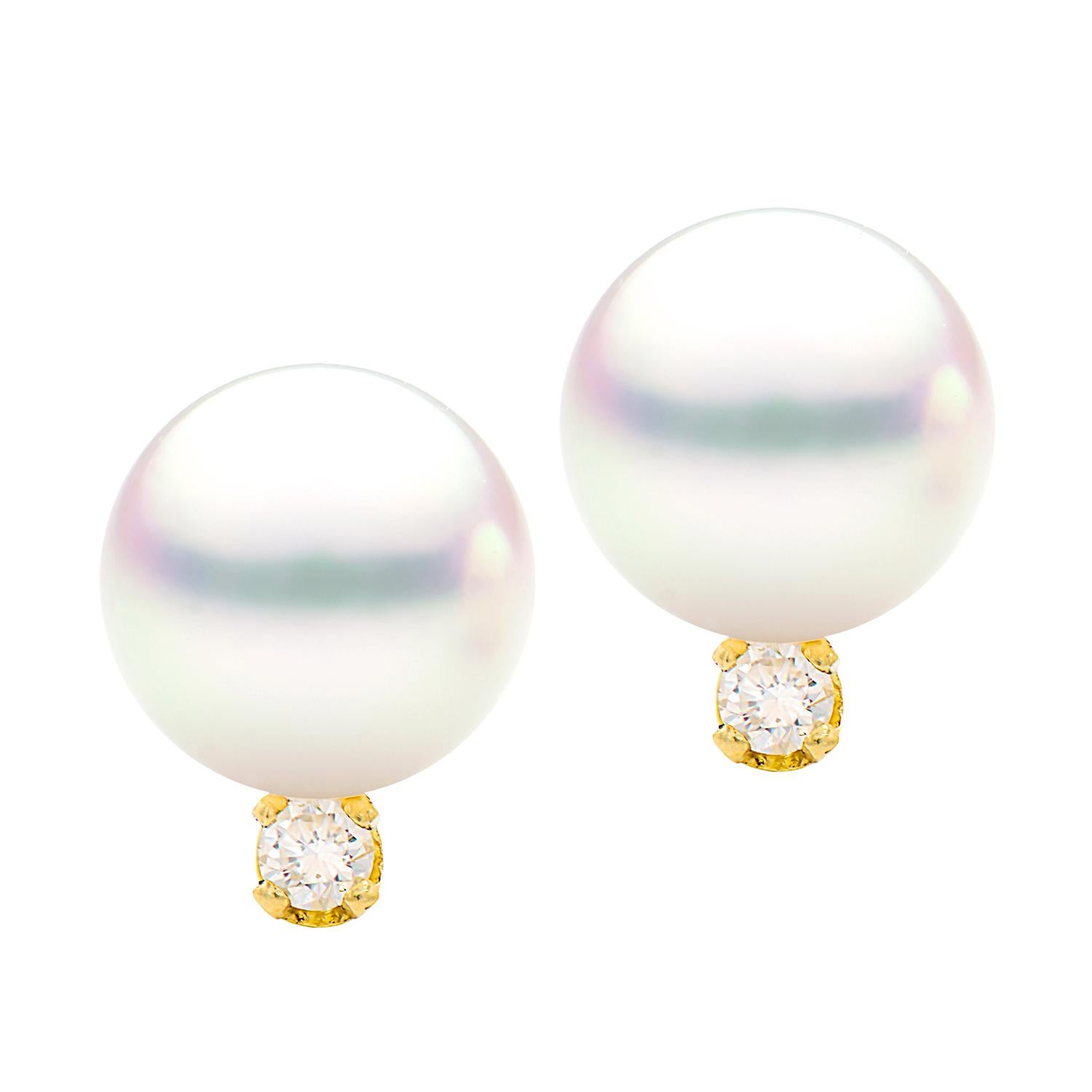 Round Cut 7.5-8mm White Cultured Pearl Stud Earring with Diamond in 14 Karat Yellow Gold For Sale