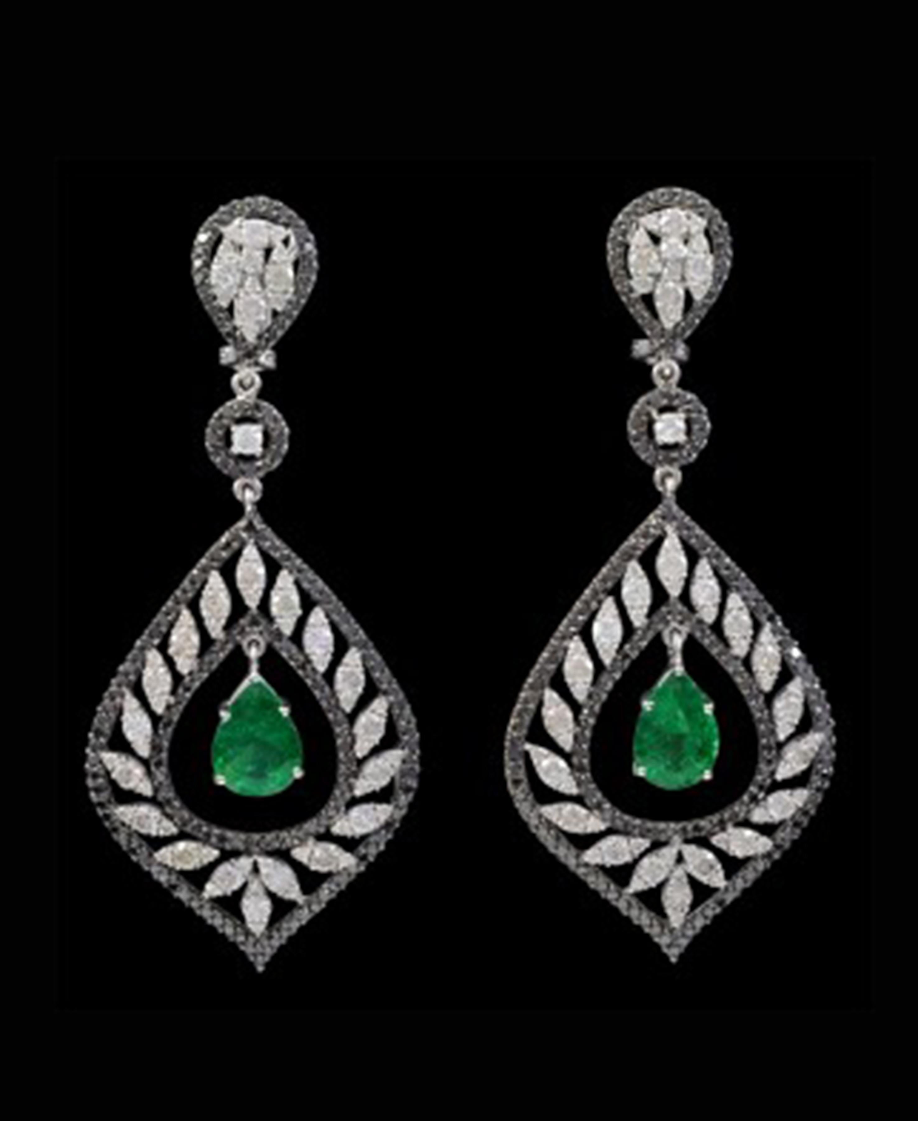 GIA Certified 6 Ct Zambian Pear Shape Emerald Diamond Drop Earrings 18Kt W Gold For Sale 2