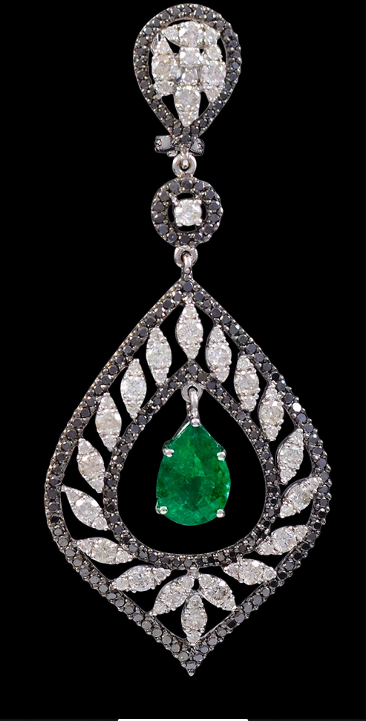 Women's GIA Certified 6 Ct Zambian Pear Shape Emerald Diamond Drop Earrings 18Kt W Gold For Sale
