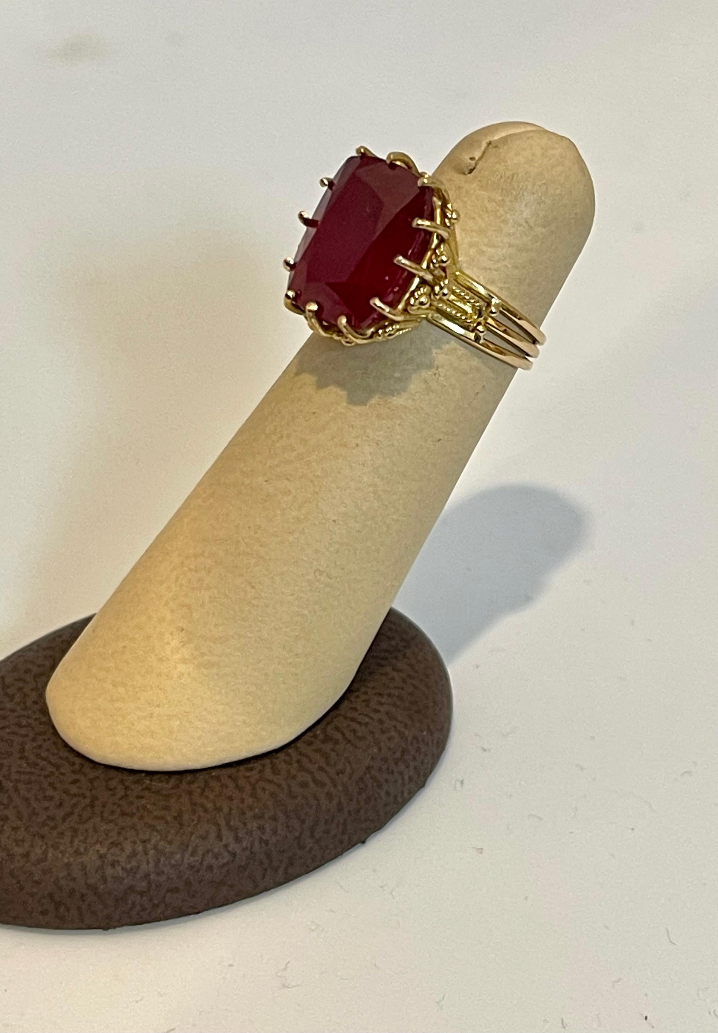 Anillo de oro amarillo de 14 quilates con rubí tratado en forma de cojín de 7,5 quilates en venta 2