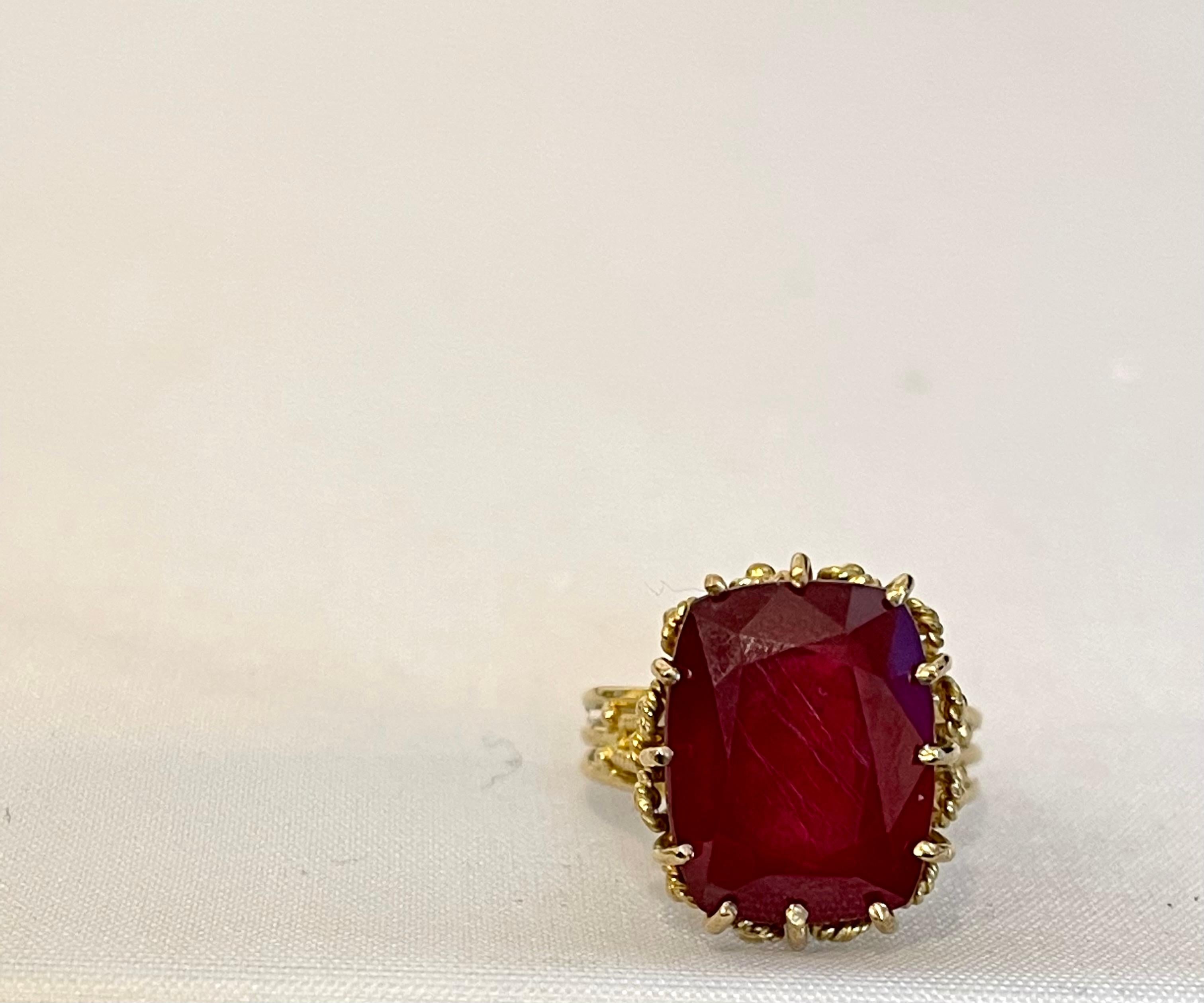 Anillo de oro amarillo de 14 quilates con rubí tratado en forma de cojín de 7,5 quilates en venta 4