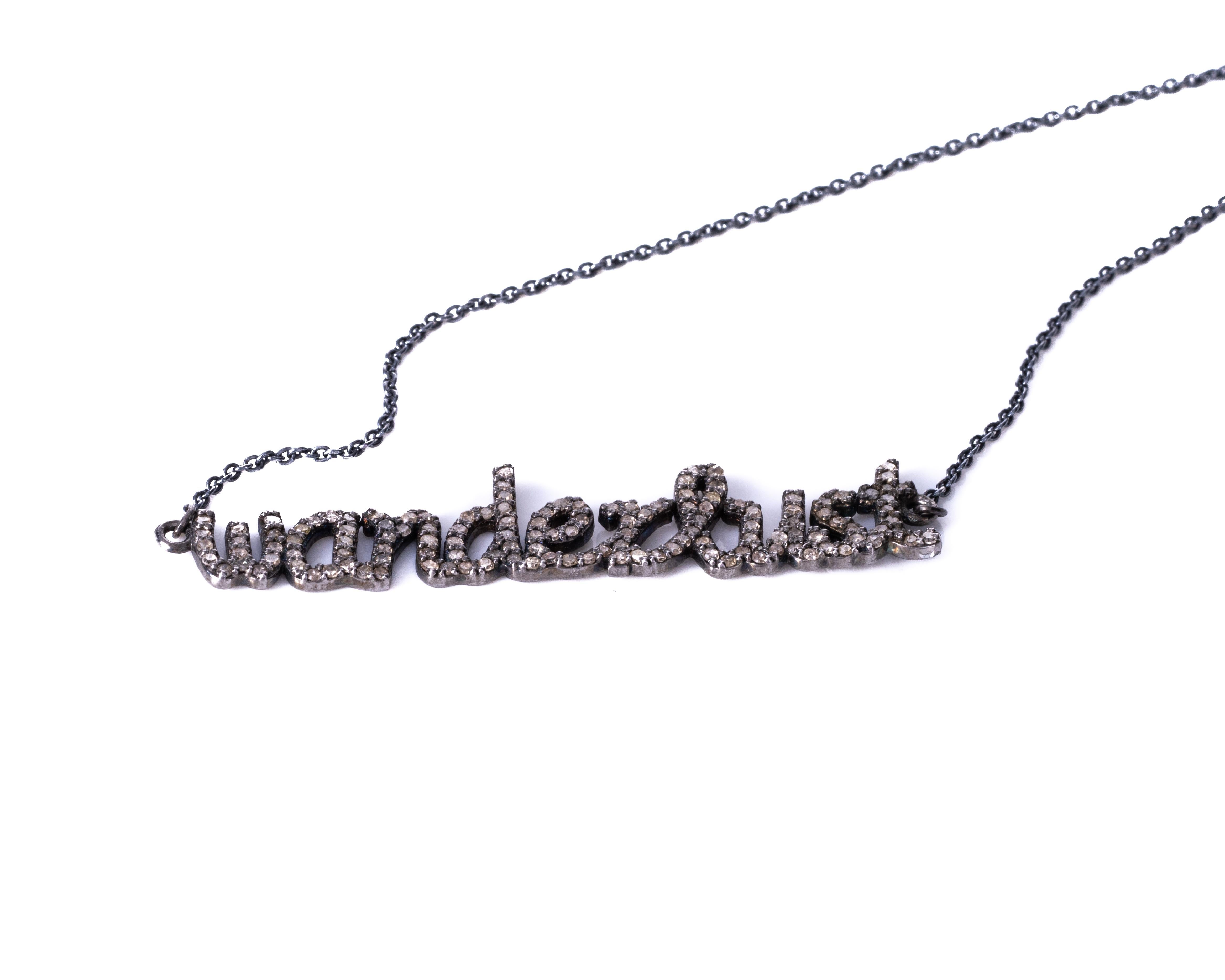 .75 Karat Diamant 'Wanderlust' Charm-Halskette aus Sterlingsilber (Moderne) im Angebot