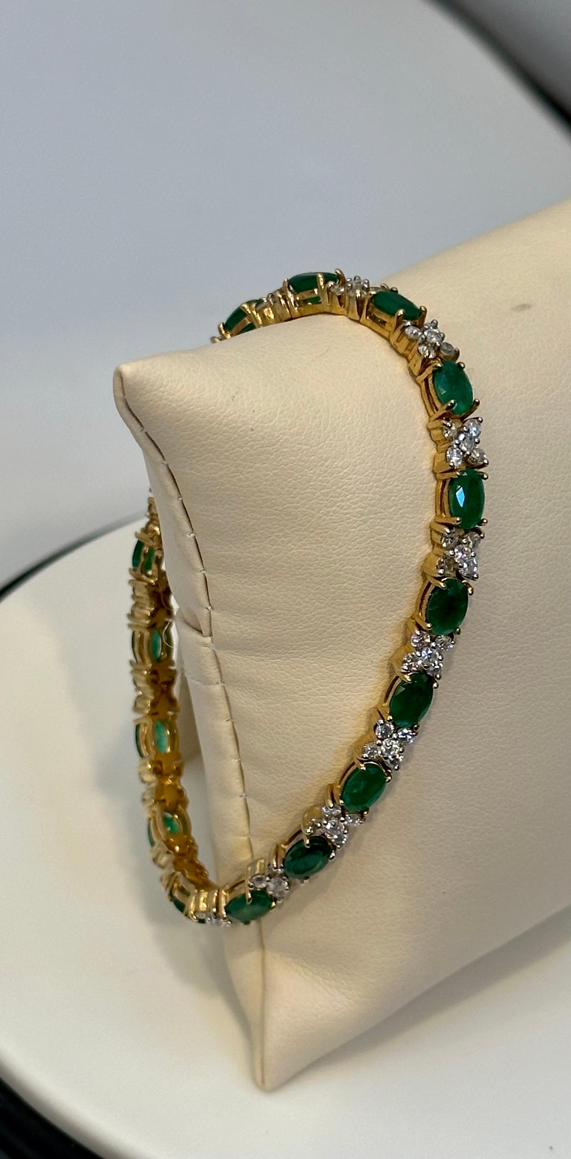 Oval Cut 7.5 Carat Emerald 2.2 Carat Diamond Flower Tennis Bracelet 14 Karat Yellow Gold