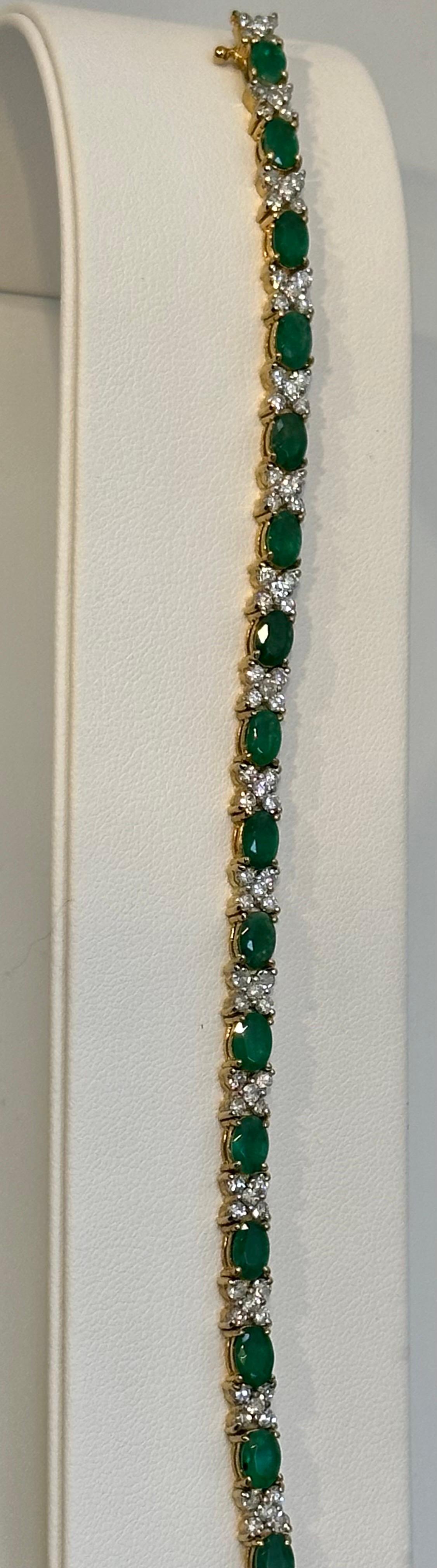 7.5 Carat Emerald 2.2 Carat Diamond Flower Tennis Bracelet 14 Karat Yellow Gold 3