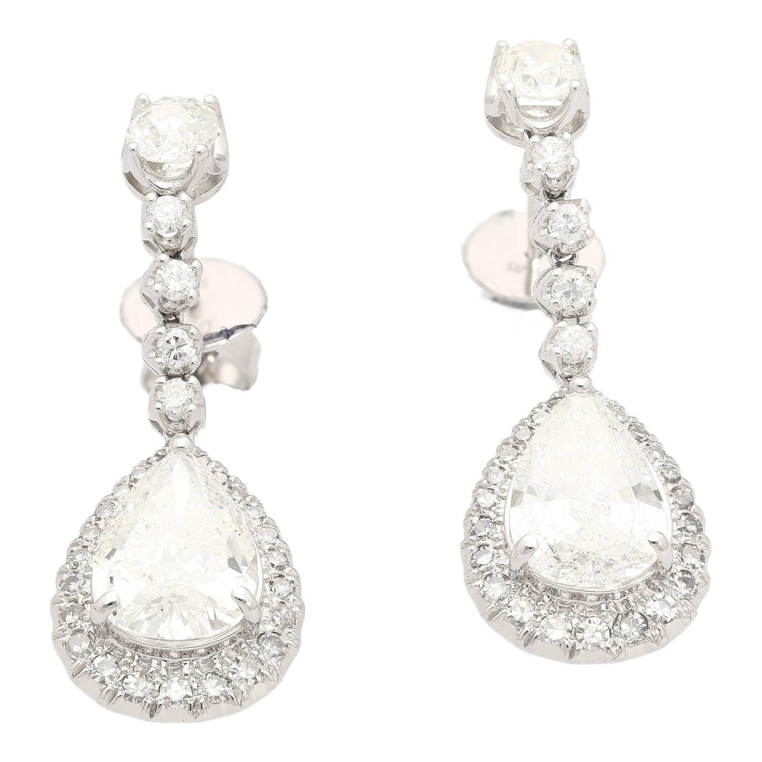 Women's 7.5 Carat Gia Certified Pear Cut Natural Diamond Drop Earrings in 18k White Gold For Sale