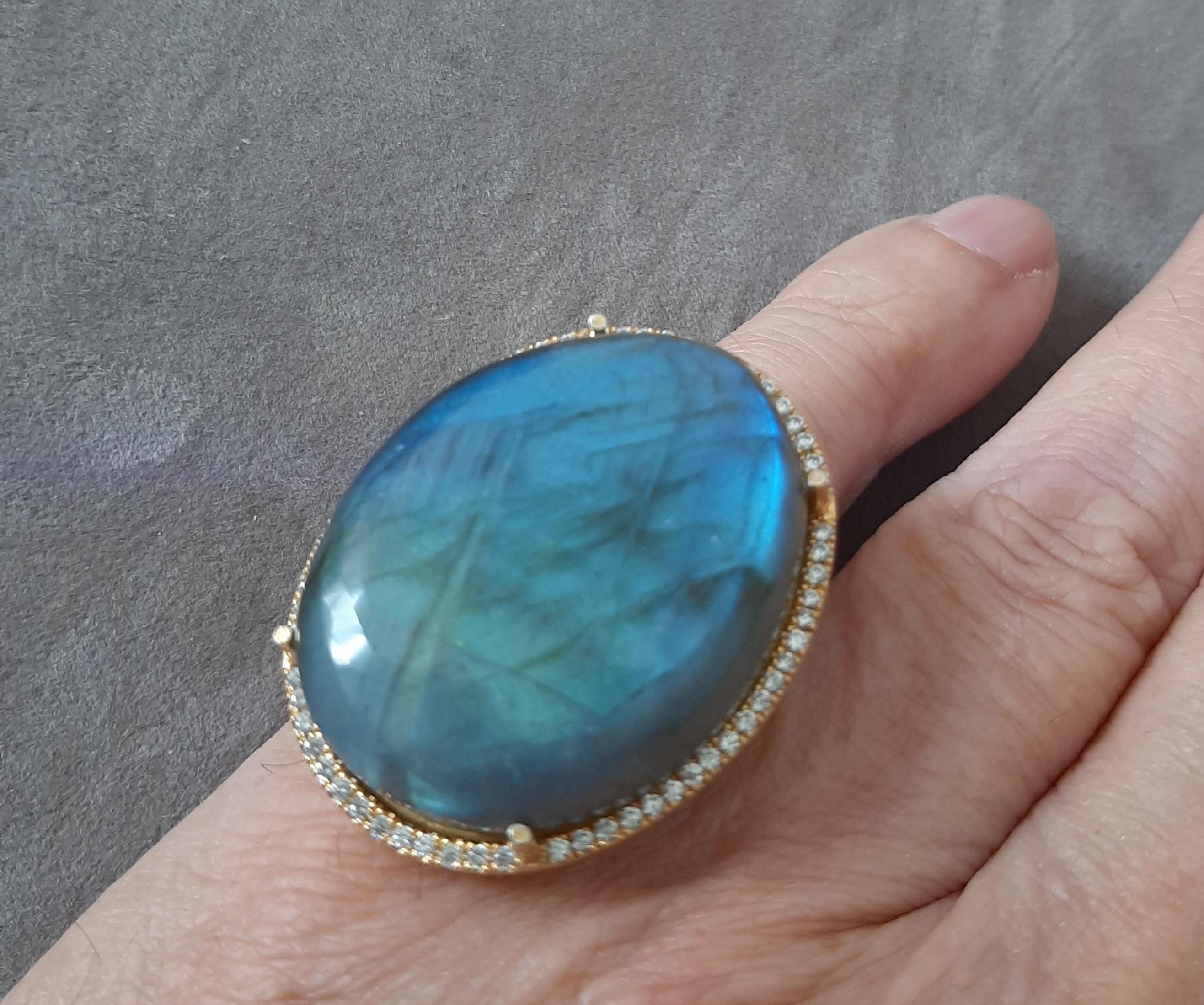 75 Carat Labradorite Oval Cab 0, 31 Carat Diamonds 14kt Solid Yellow Gold Ring Neuf - En vente à Bangkok, TH