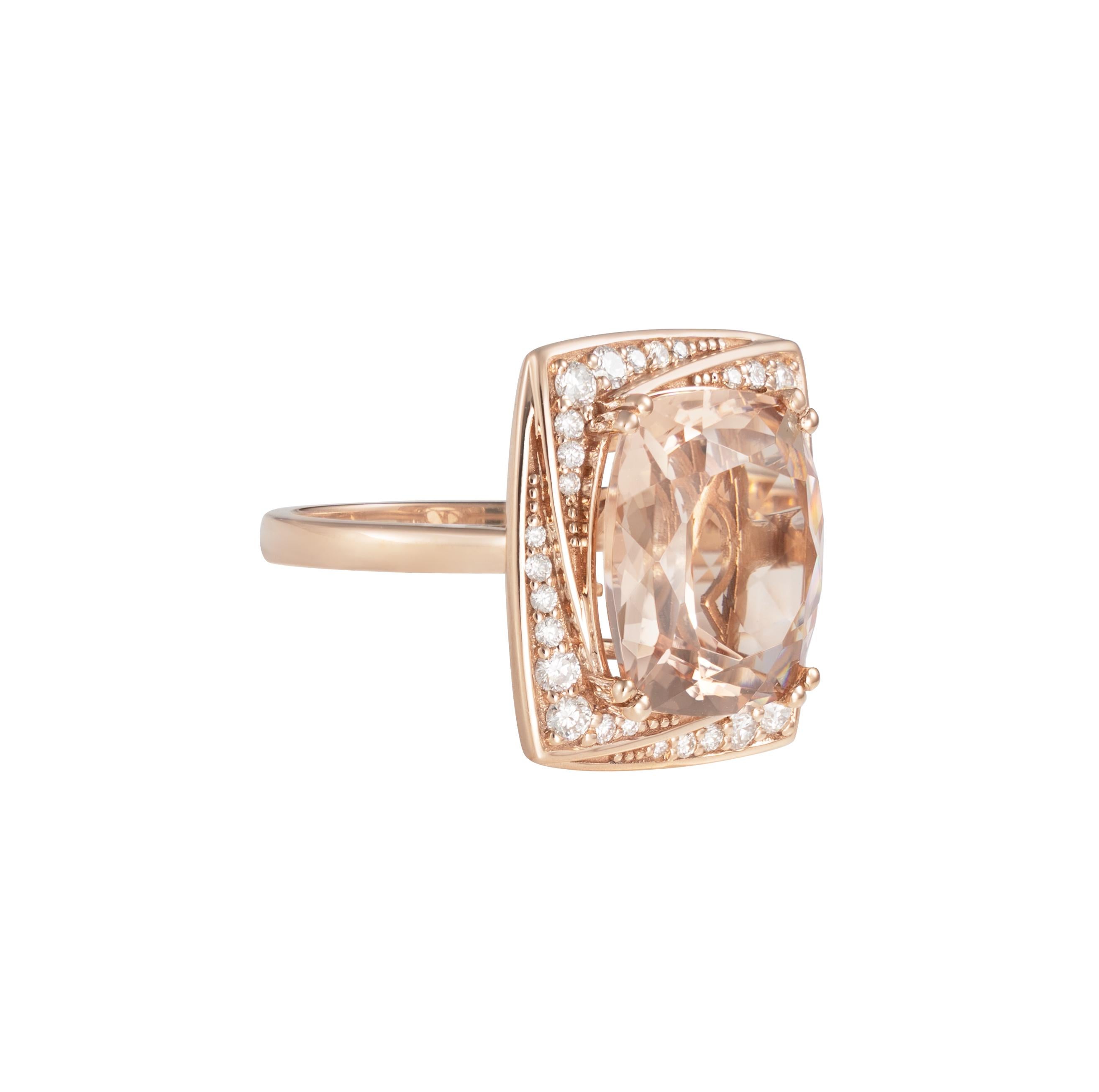 Contemporary 7.5 Carat Morganite and Diamond Ring in 18 Karat Rose Gold For Sale