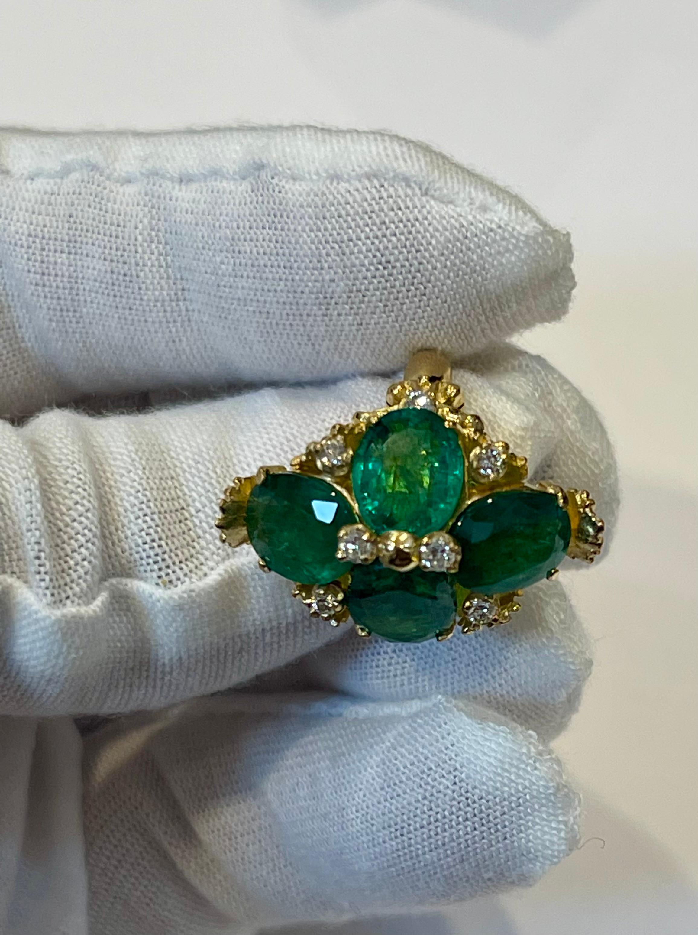 7.5 Carat Natural 4 Oval Cut Emerald & Diamond Flower Ring 18 Karat Yellow Gold For Sale 6