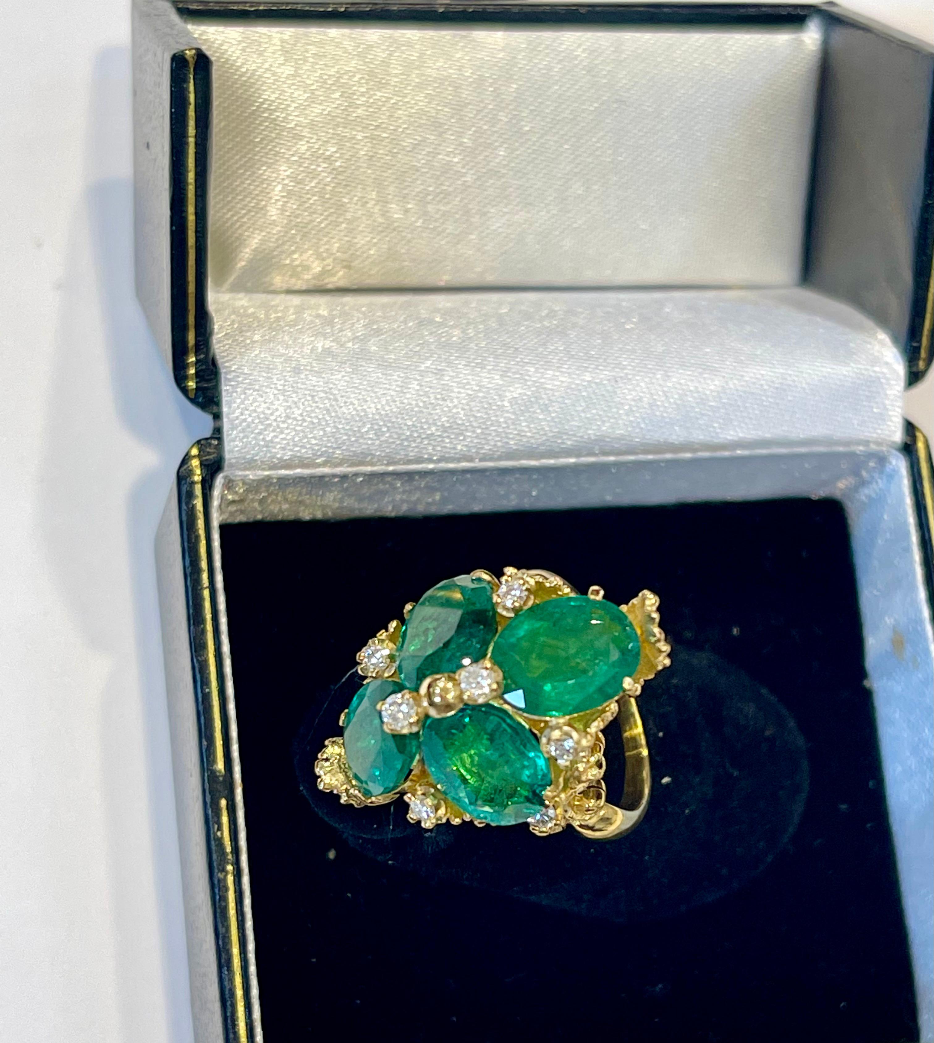 7.5 Carat Natural 4 Oval Cut Emerald & Diamond Flower Ring 18 Karat Yellow Gold For Sale 7