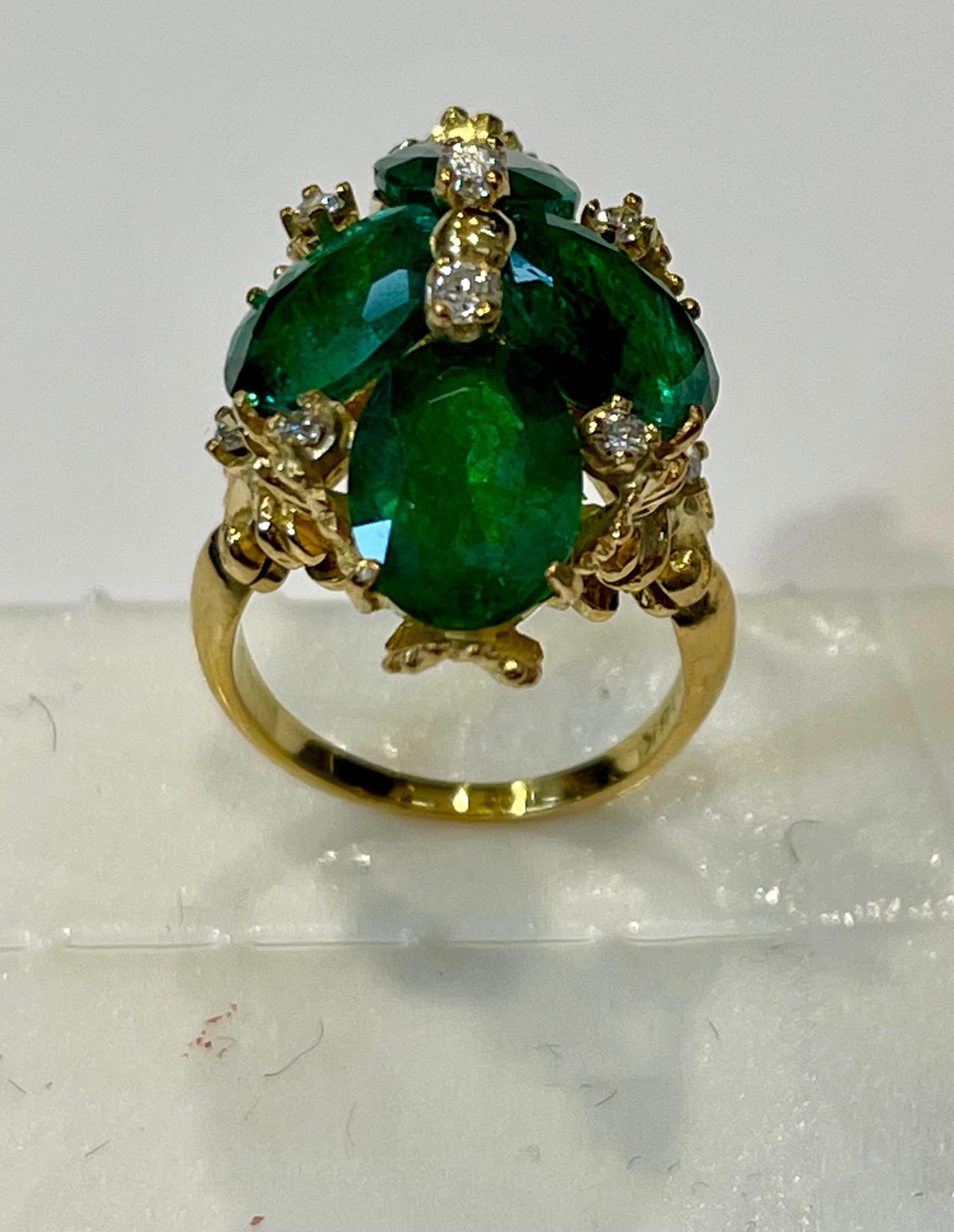7.5 Carat Natural 4 Oval Cut Emerald & Diamond Flower Ring 18 Karat Yellow Gold For Sale 13