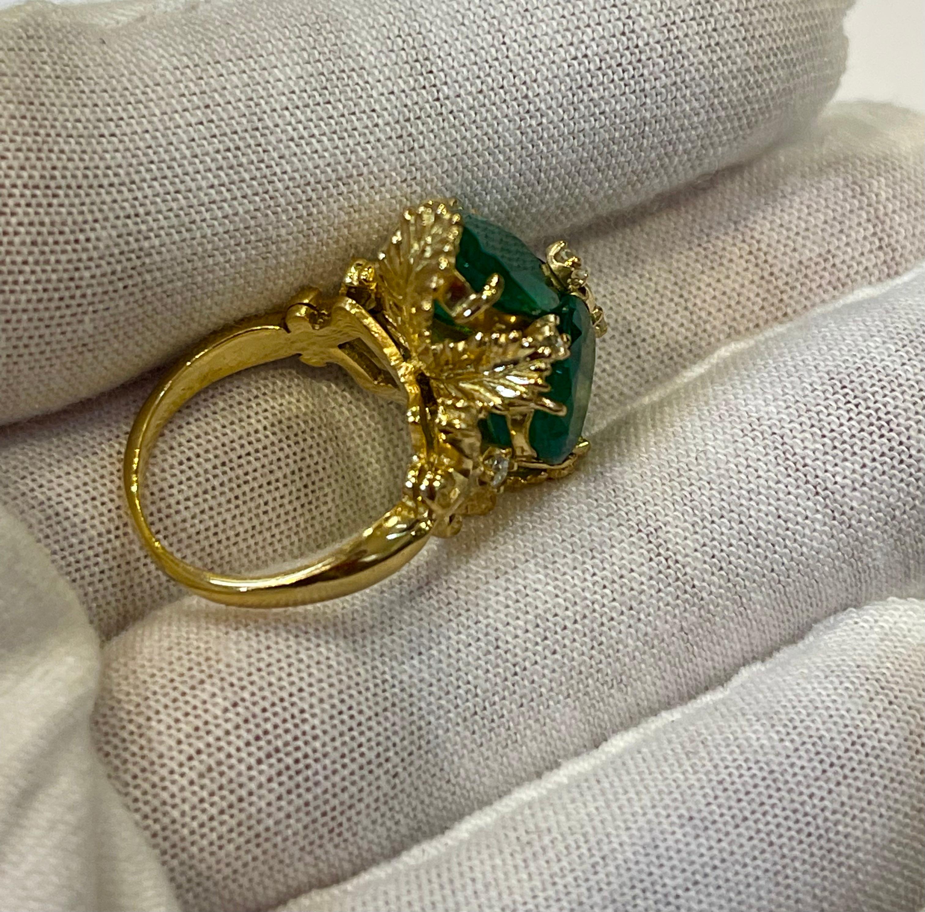 7.5 Carat Natural 4 Oval Cut Emerald & Diamond Flower Ring 18 Karat Yellow Gold For Sale 3