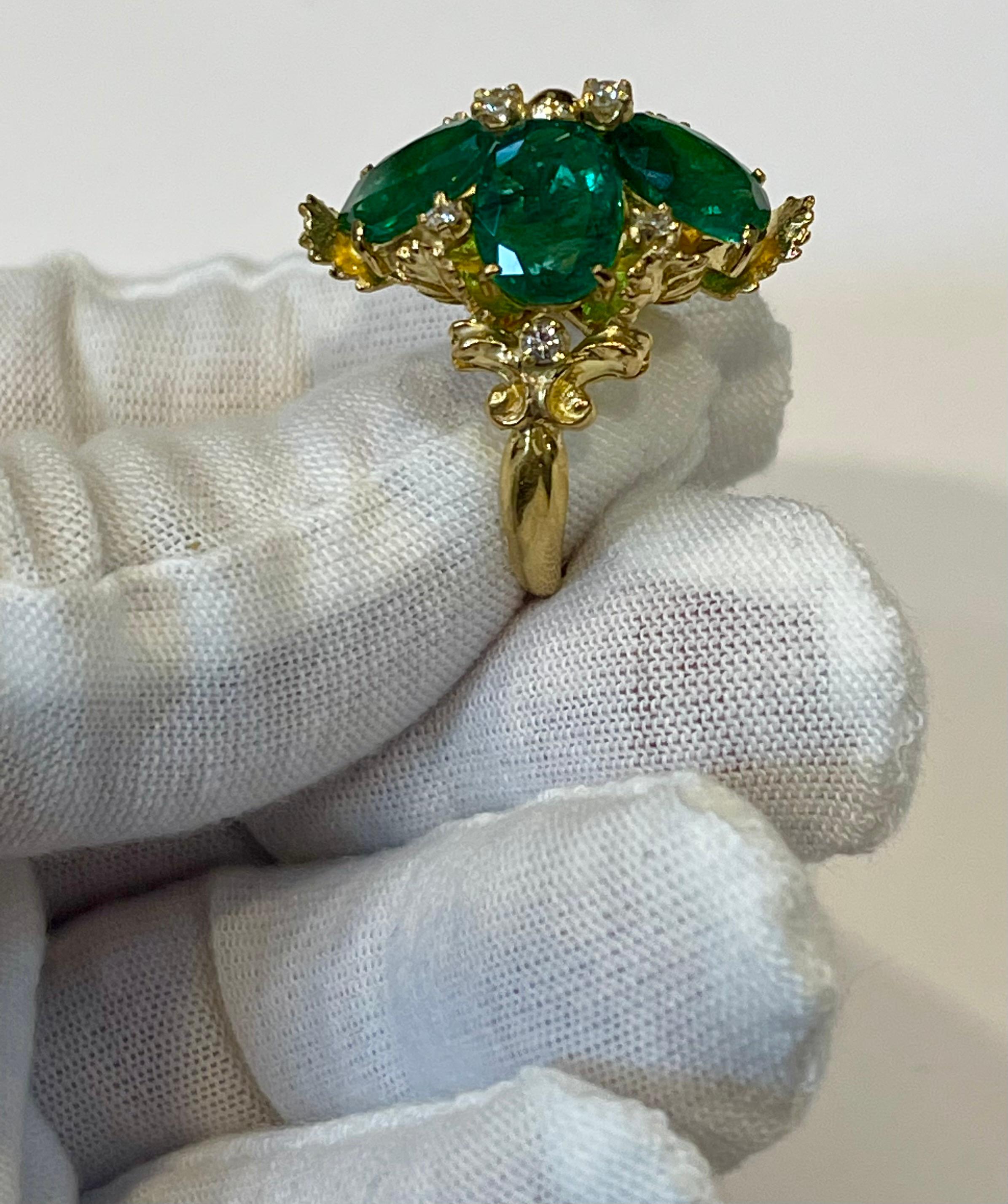7.5 Carat Natural 4 Oval Cut Emerald & Diamond Flower Ring 18 Karat Yellow Gold For Sale 4