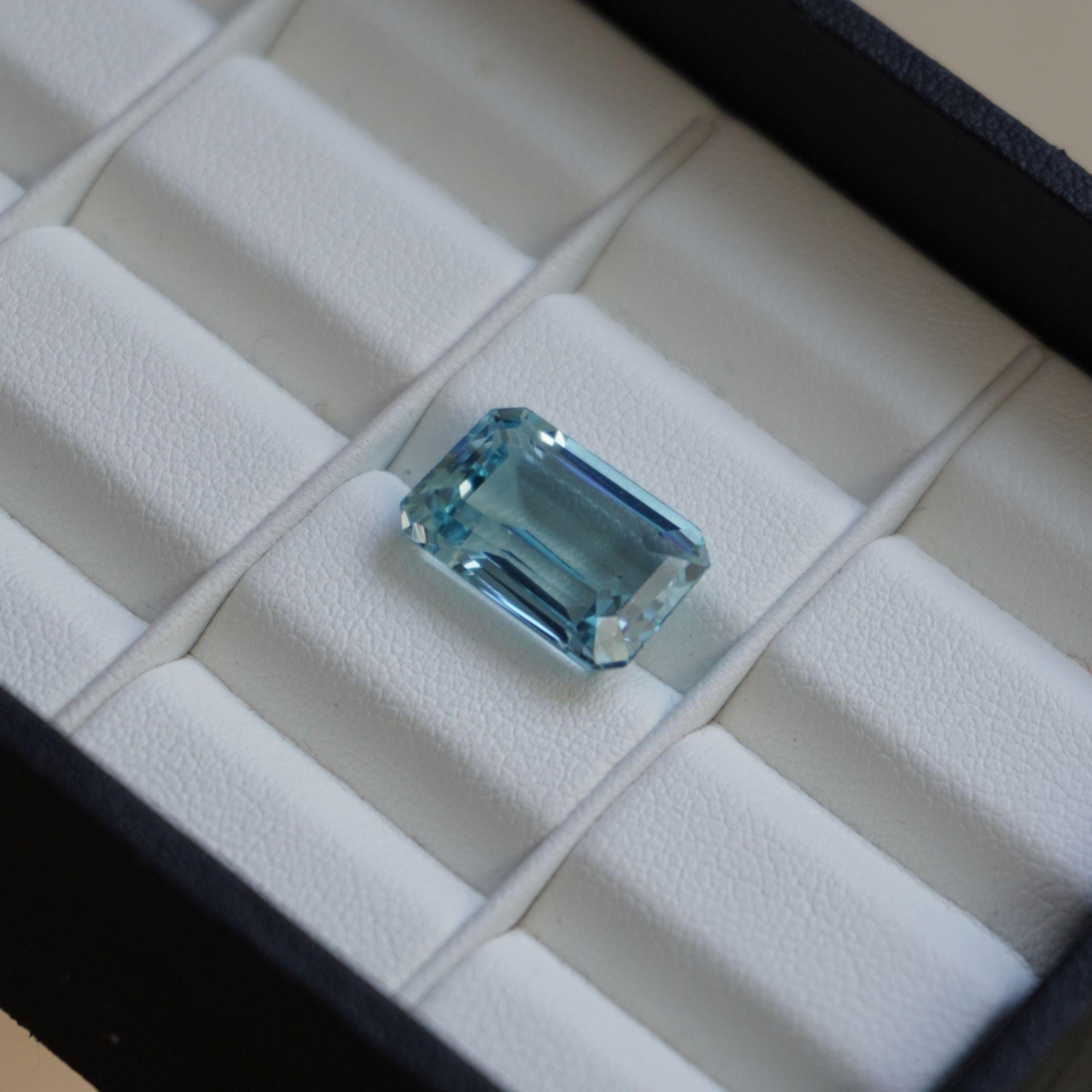 Artisan 7.5 Carat Natural Aquamarine Emerald Cut Blue Gemstone March Birthstone For Sale