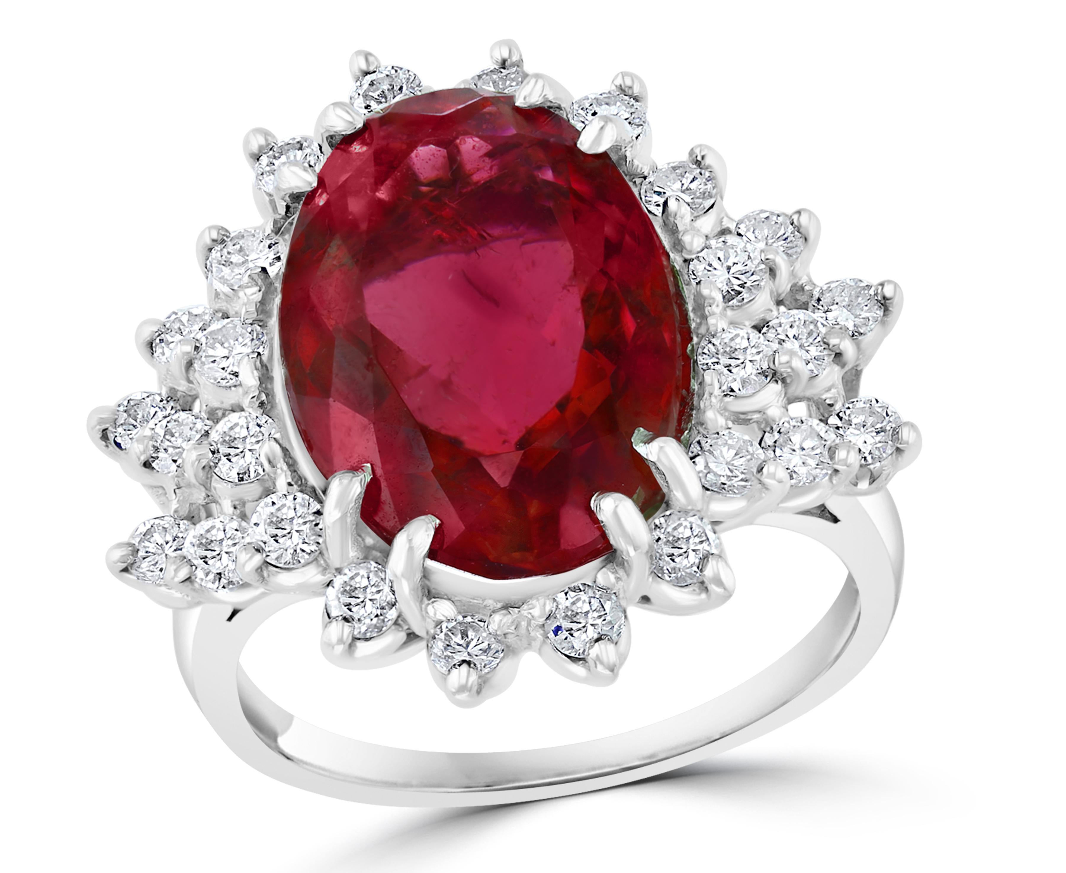 7,5 carati di rubellite ovale e 1 carato di diamante in oro 18 carati Anello Cocktail Estate In condizioni ottime in vendita a New York, NY