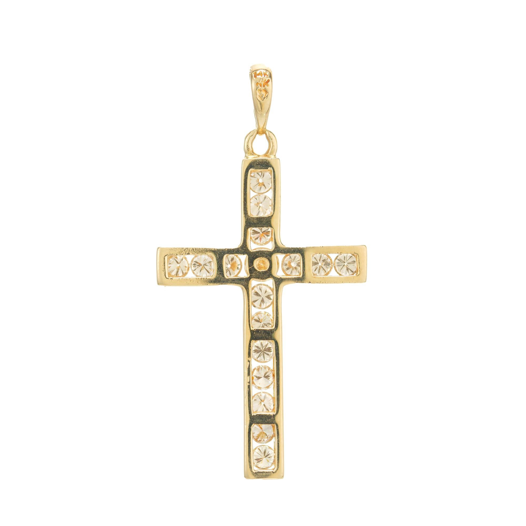 .75 Carat Round Brilliant Cut Diamond Yellow Gold Cross In Good Condition For Sale In Stamford, CT