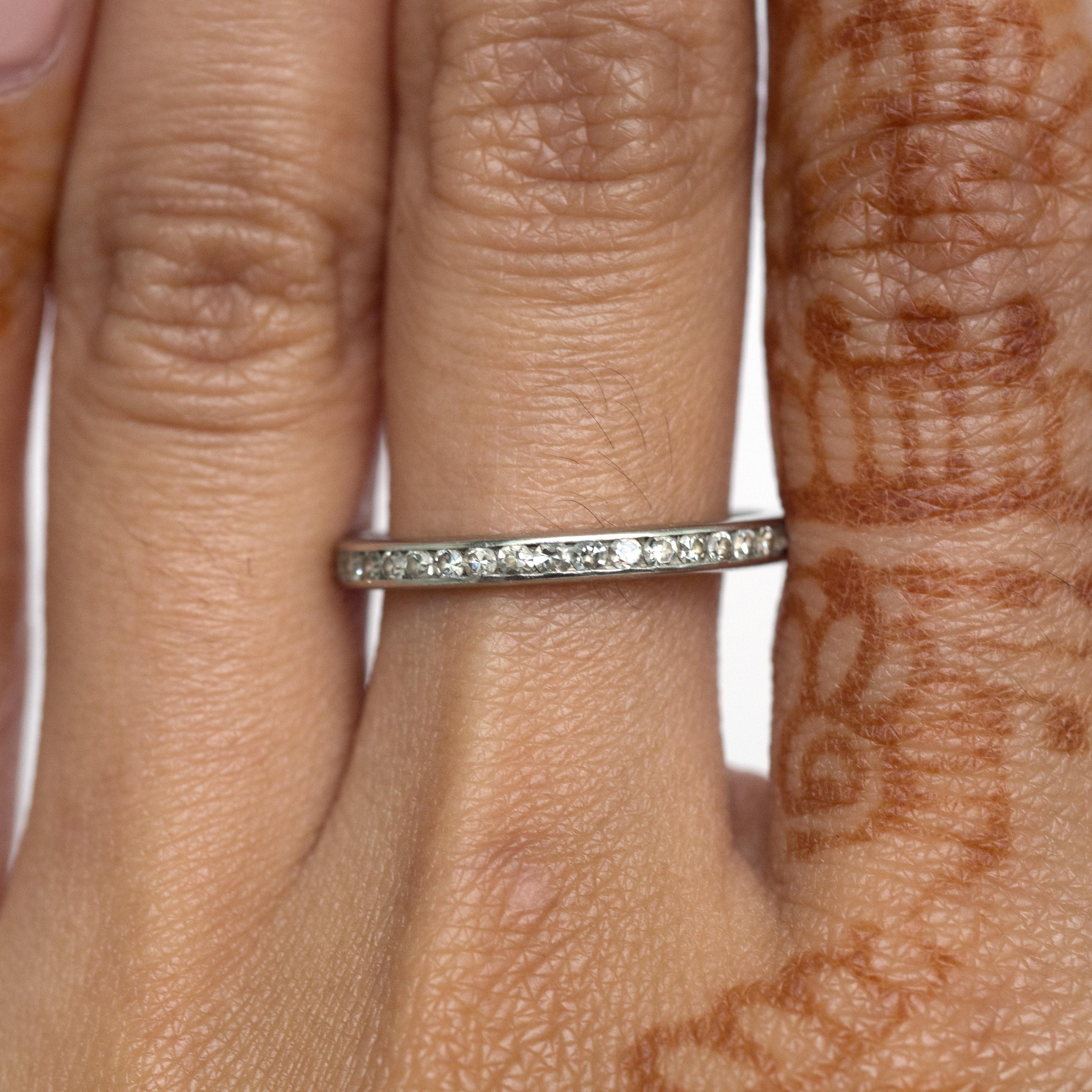 .75 Carat Total Weight Diamond Platinum Wedding Band In Good Condition In Hicksville, NY