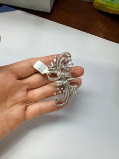 7.5 carats Diamond Brooch Large Luxury brooch platinum