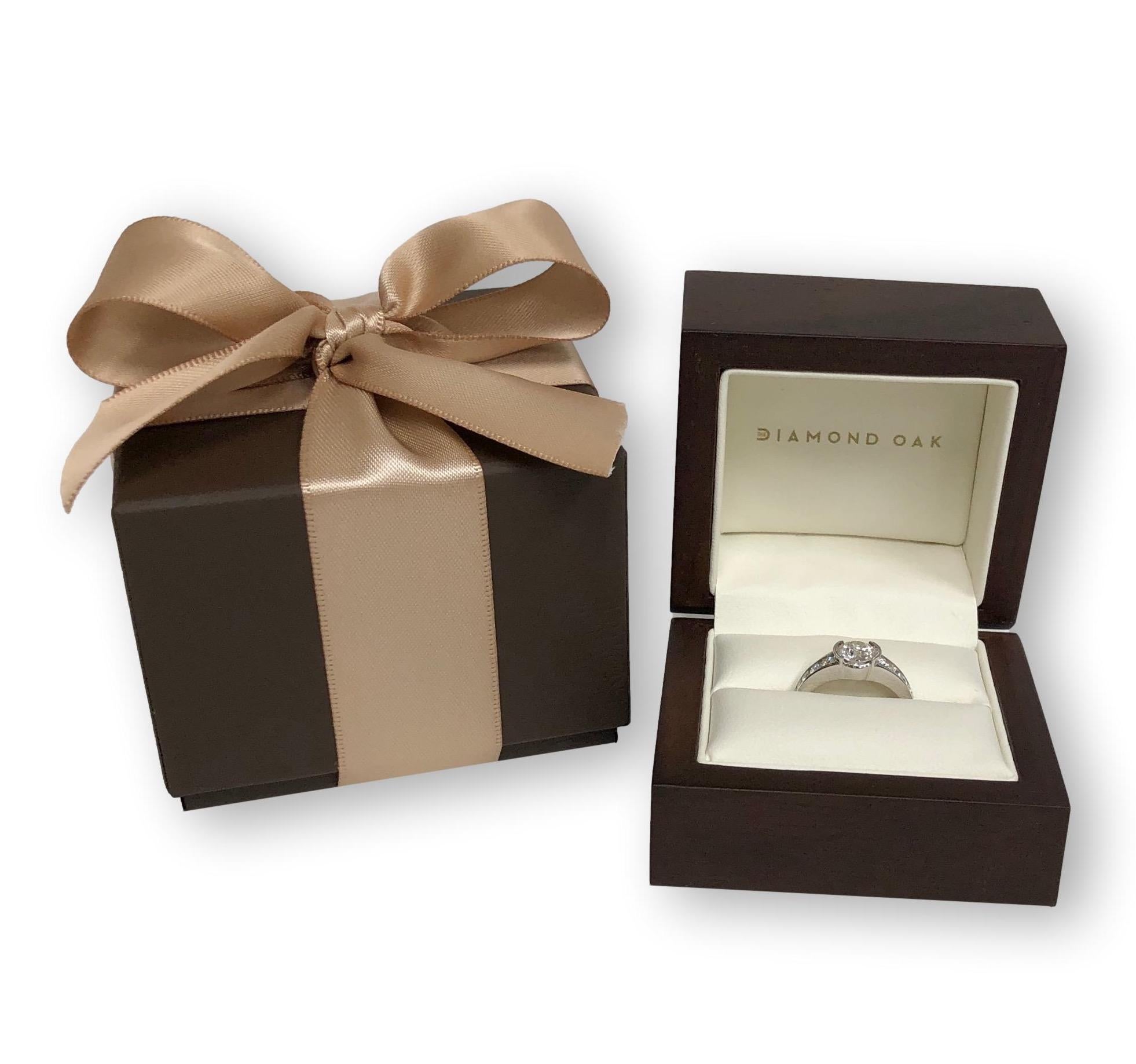 Bague de fiançailles en or blanc 18K avec diamant rond de 0,75 ct en Triple Excellent Cut GIA en vente 2