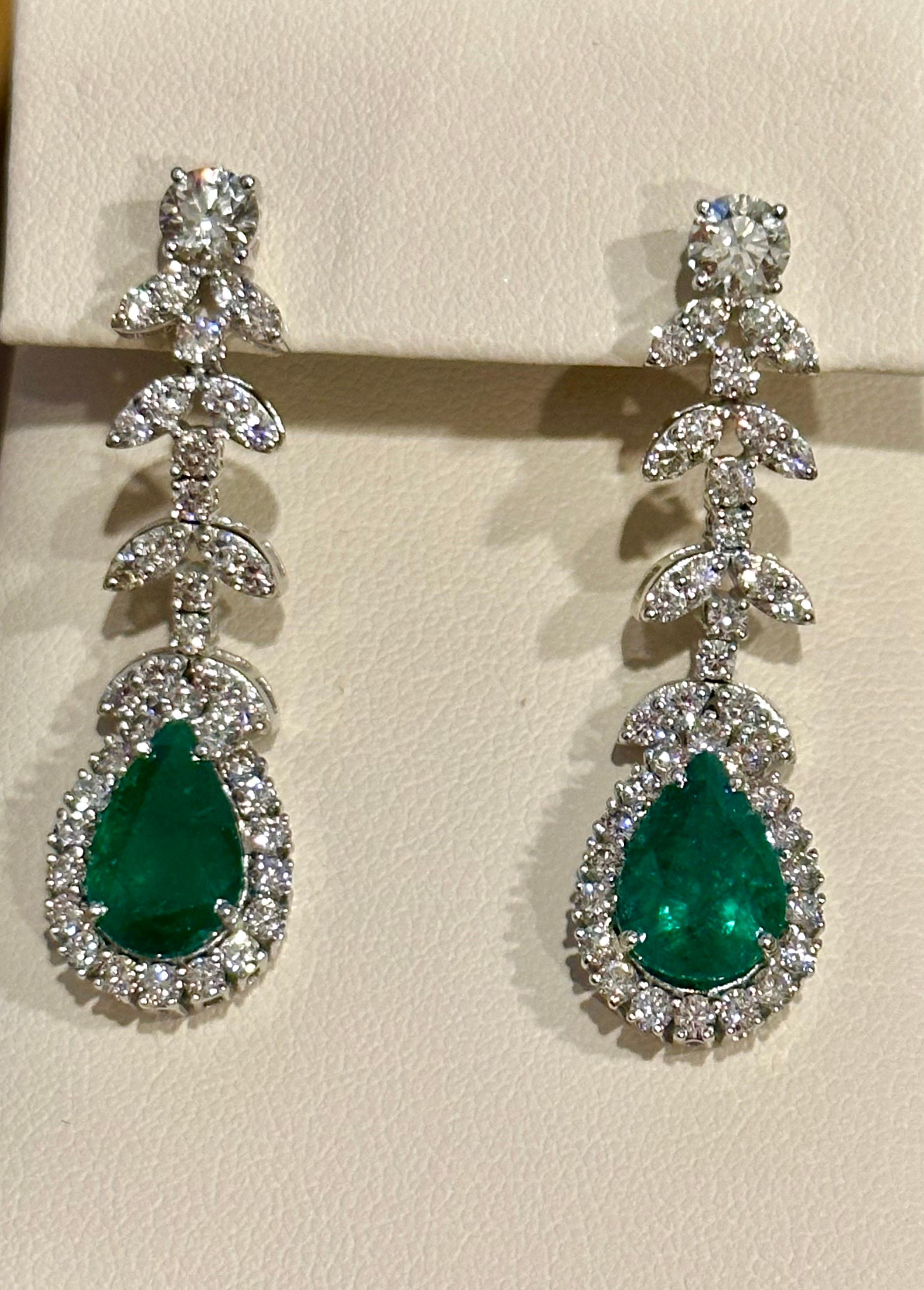 75 Ct Zambian Emerald and 30 Ct Diamond Necklace and Earring Bridal Suite For Sale 2