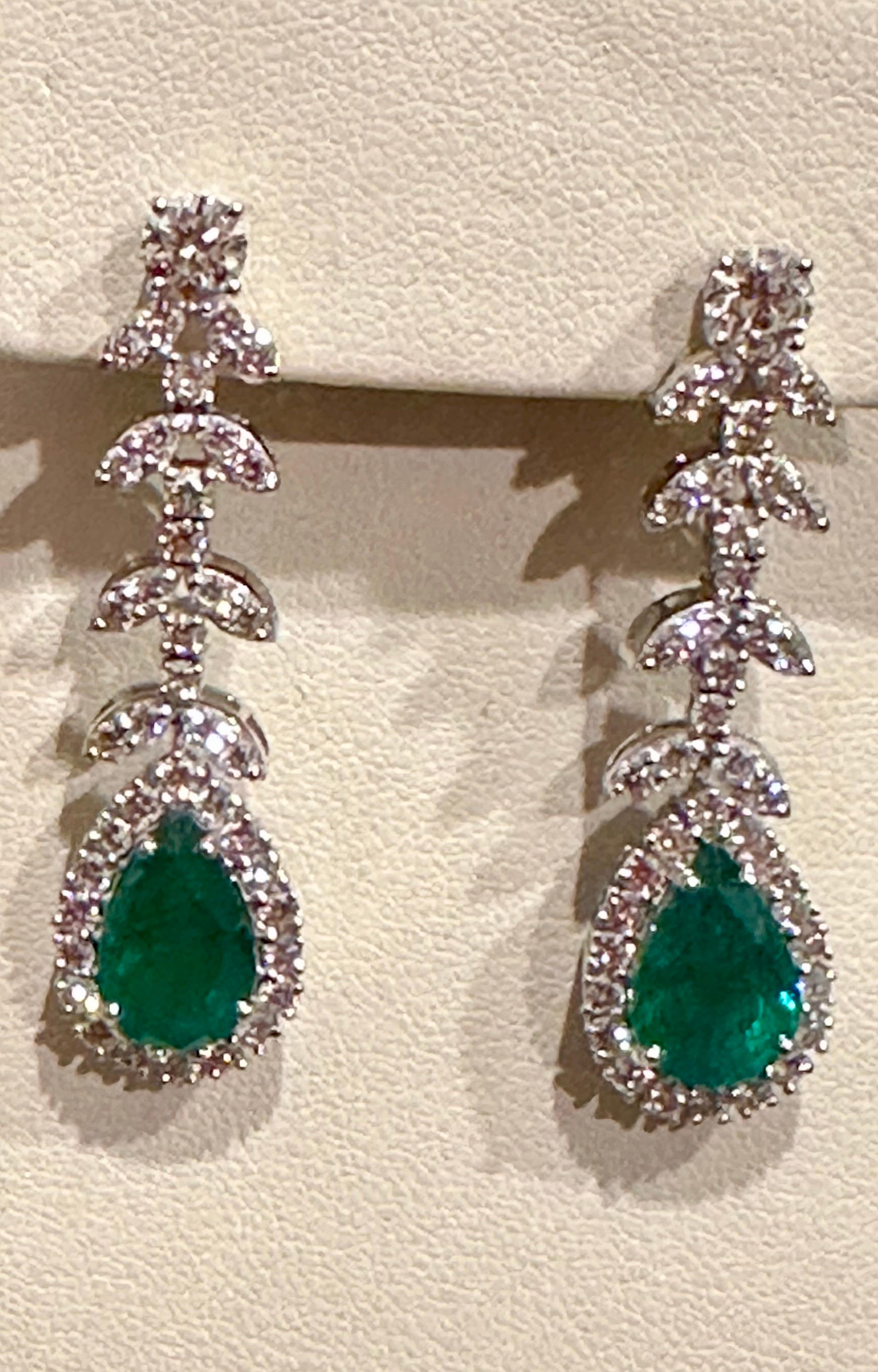 75 Ct Zambian Emerald and 30 Ct Diamond Necklace and Earring Bridal Suite For Sale 5
