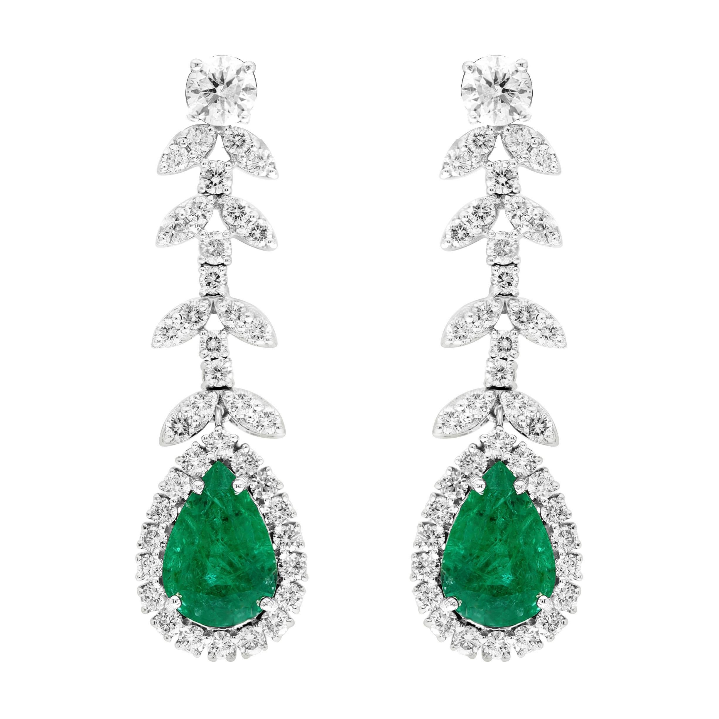 75 Ct Zambian Emerald and 30 Ct Diamond Necklace and Earring Bridal Suite In Excellent Condition For Sale In New York, NY