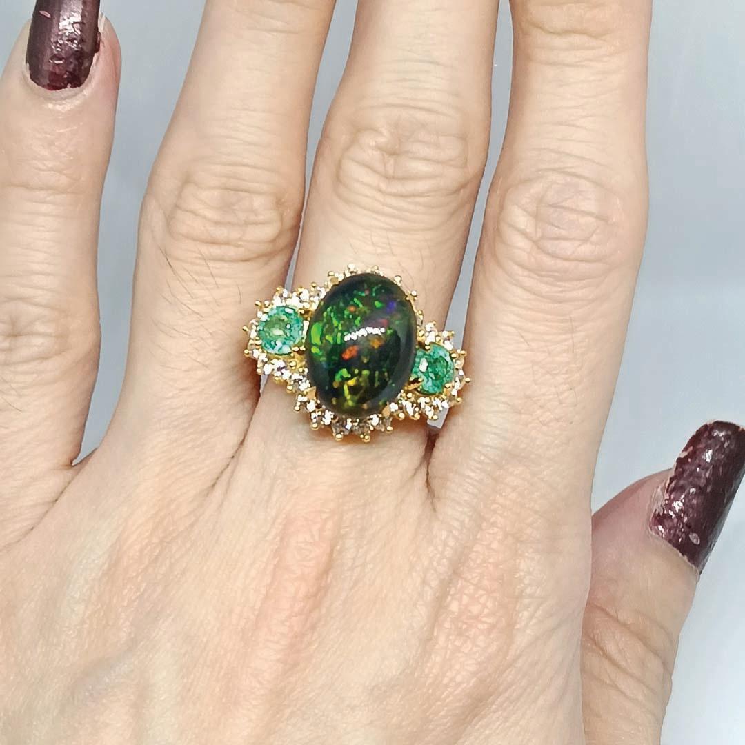 7.5 cts. Black Opal ring. Sterling Silver on 18K Gold Plated. 2