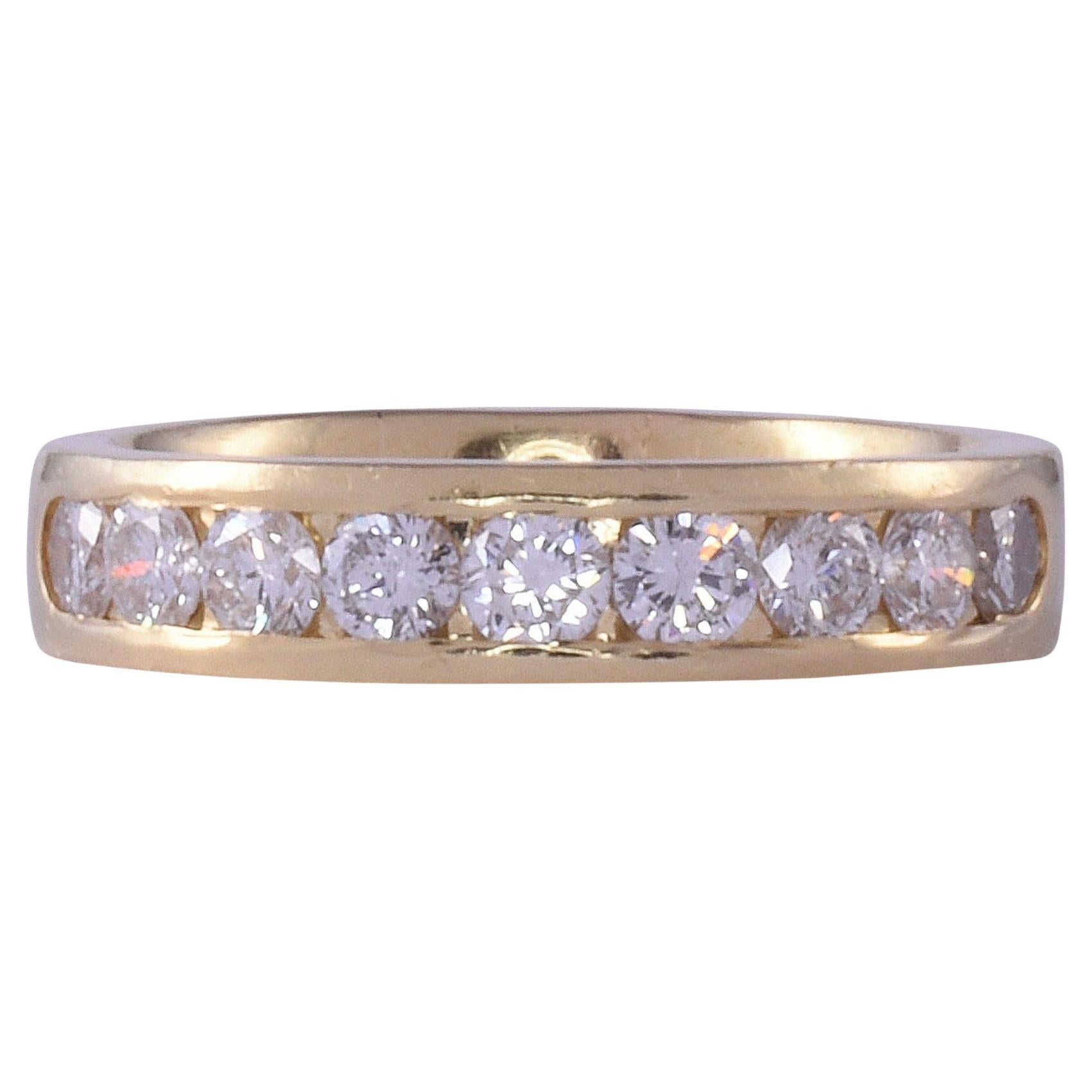 .75 CTW Diamond 18K Gold Band For Sale