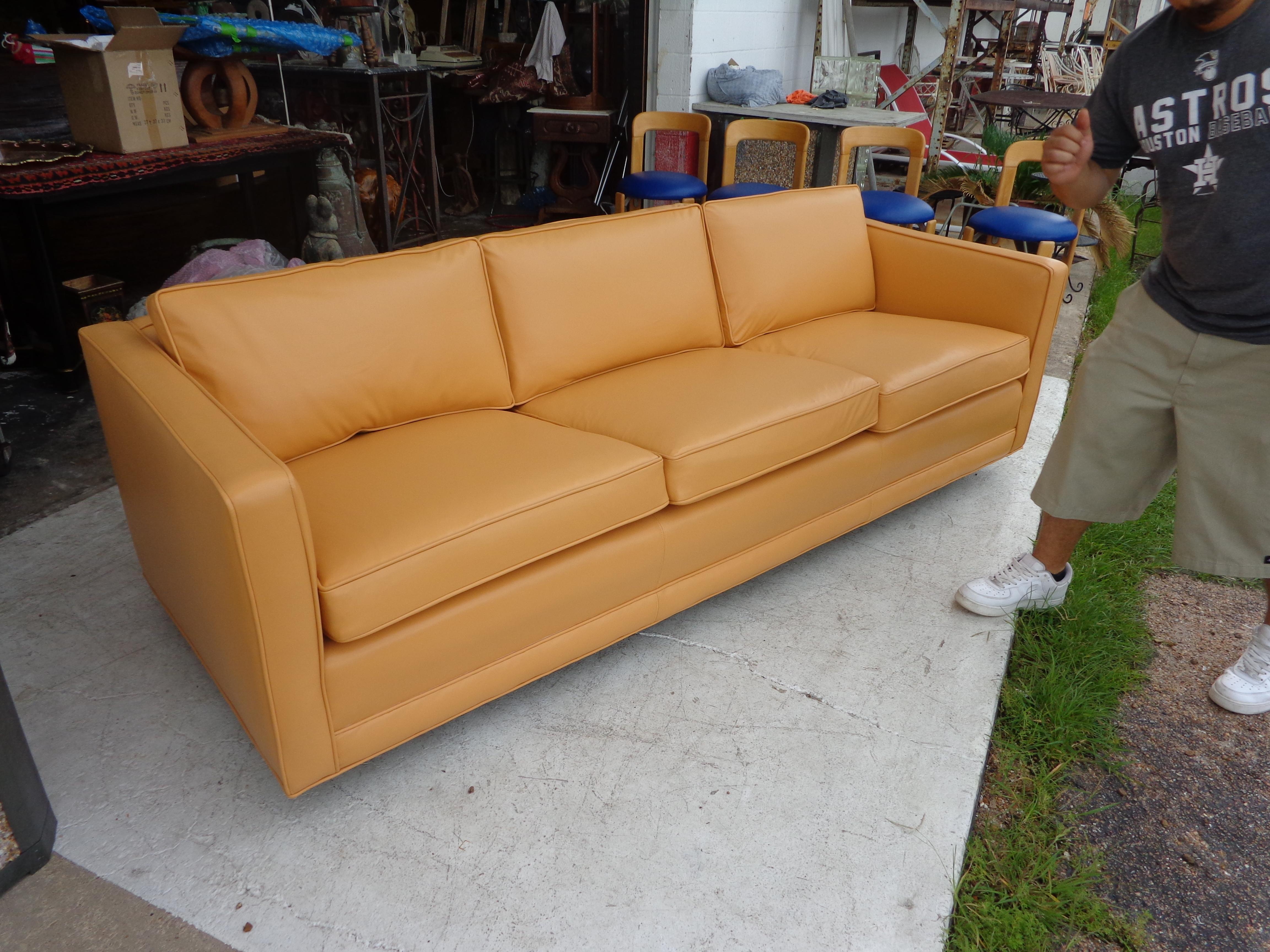Dunbar Tuxedo Sofa Restored in Leather In Good Condition For Sale In Pasadena, TX