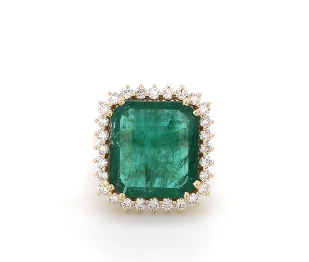 
7.50 Carat Emerald Diamond Ring 18 Karat Yellow Gold

This 7.50ct  Emerald ring stands out with 28 White Diamonds set in 18k Yellow Gold . 

Its a wow factor at approx. 7.50ct and we do a range of Emeralds 

This can be in white or rose gold