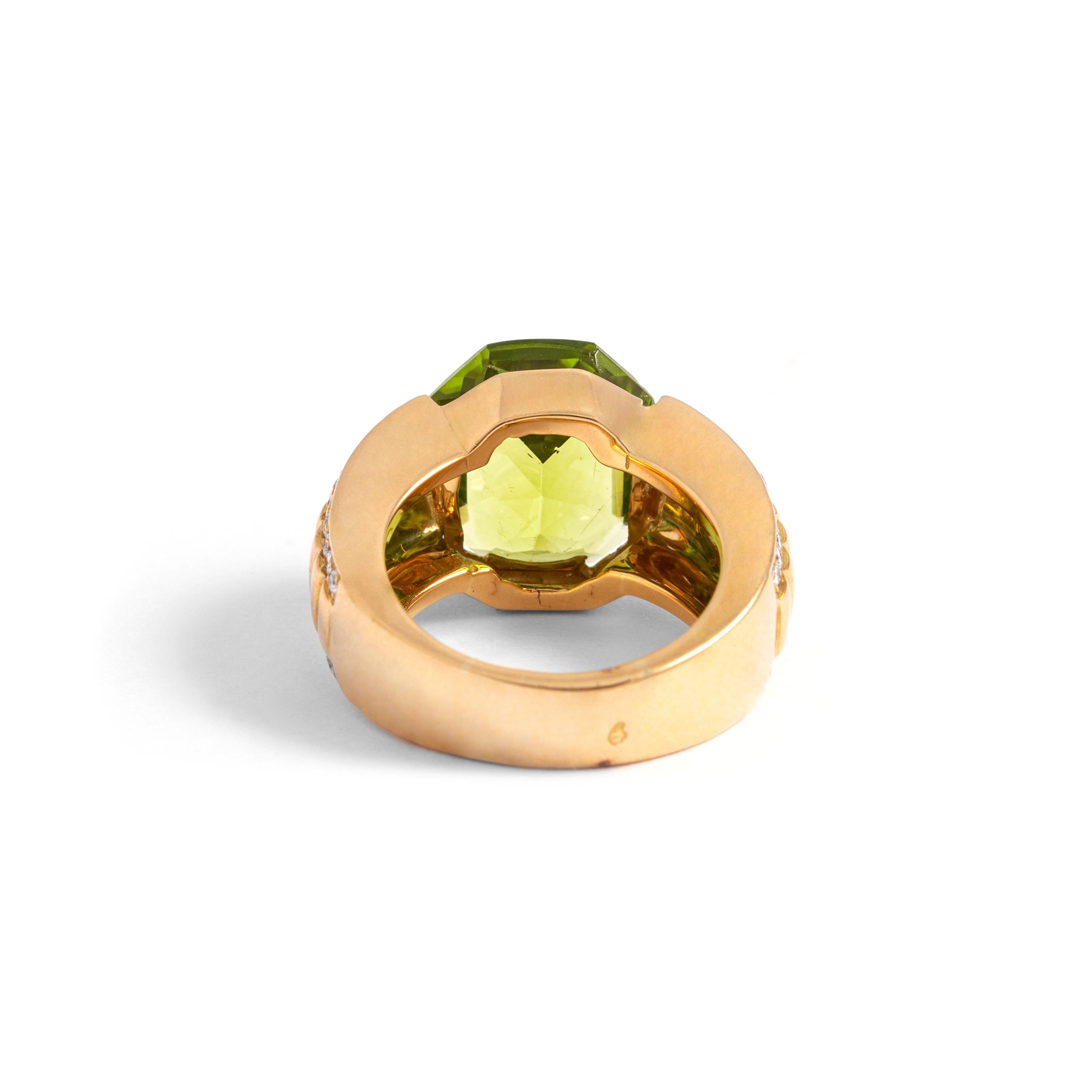 Emerald Cut 7.50 Carat Peridot Diamond Gold Ring For Sale