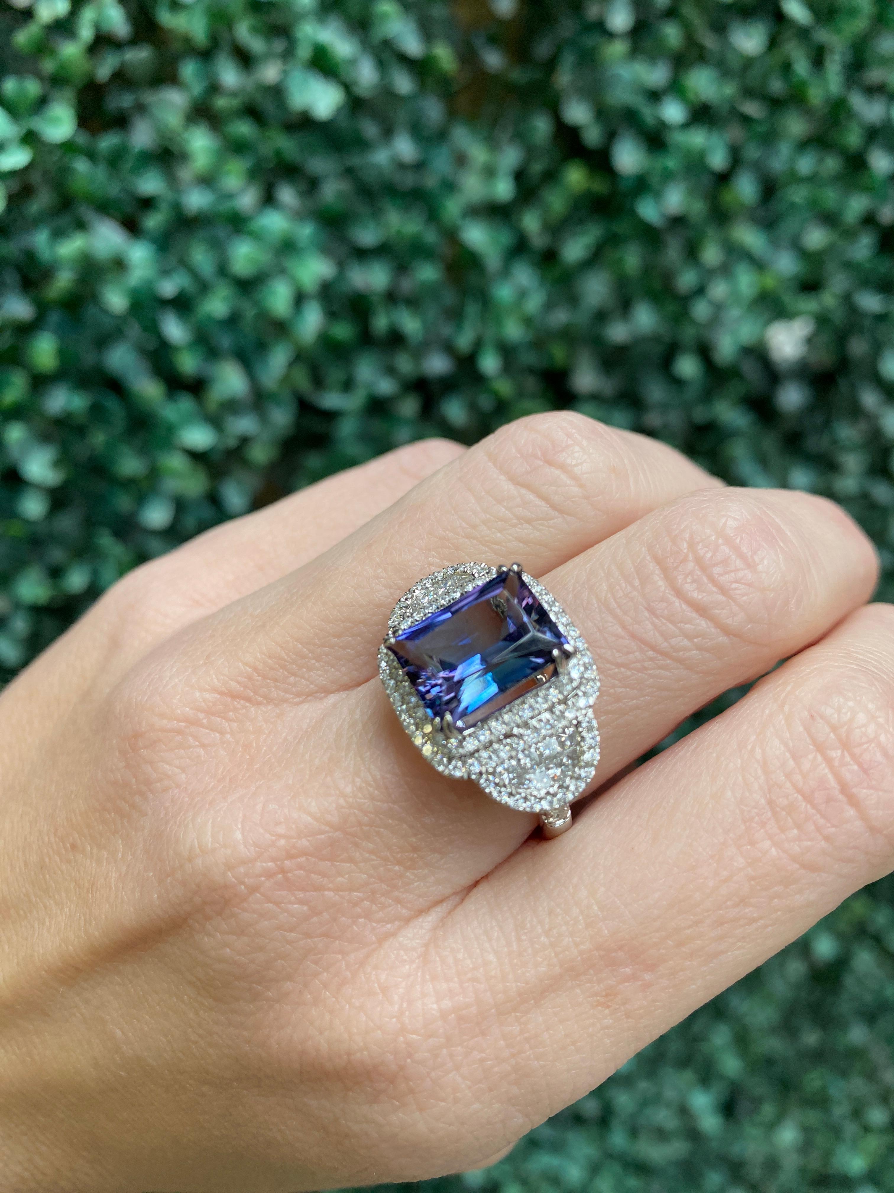 7,50 Karat strahlender Tansanit und Diamant 14 Karat Weißgold Ring im Angebot 9