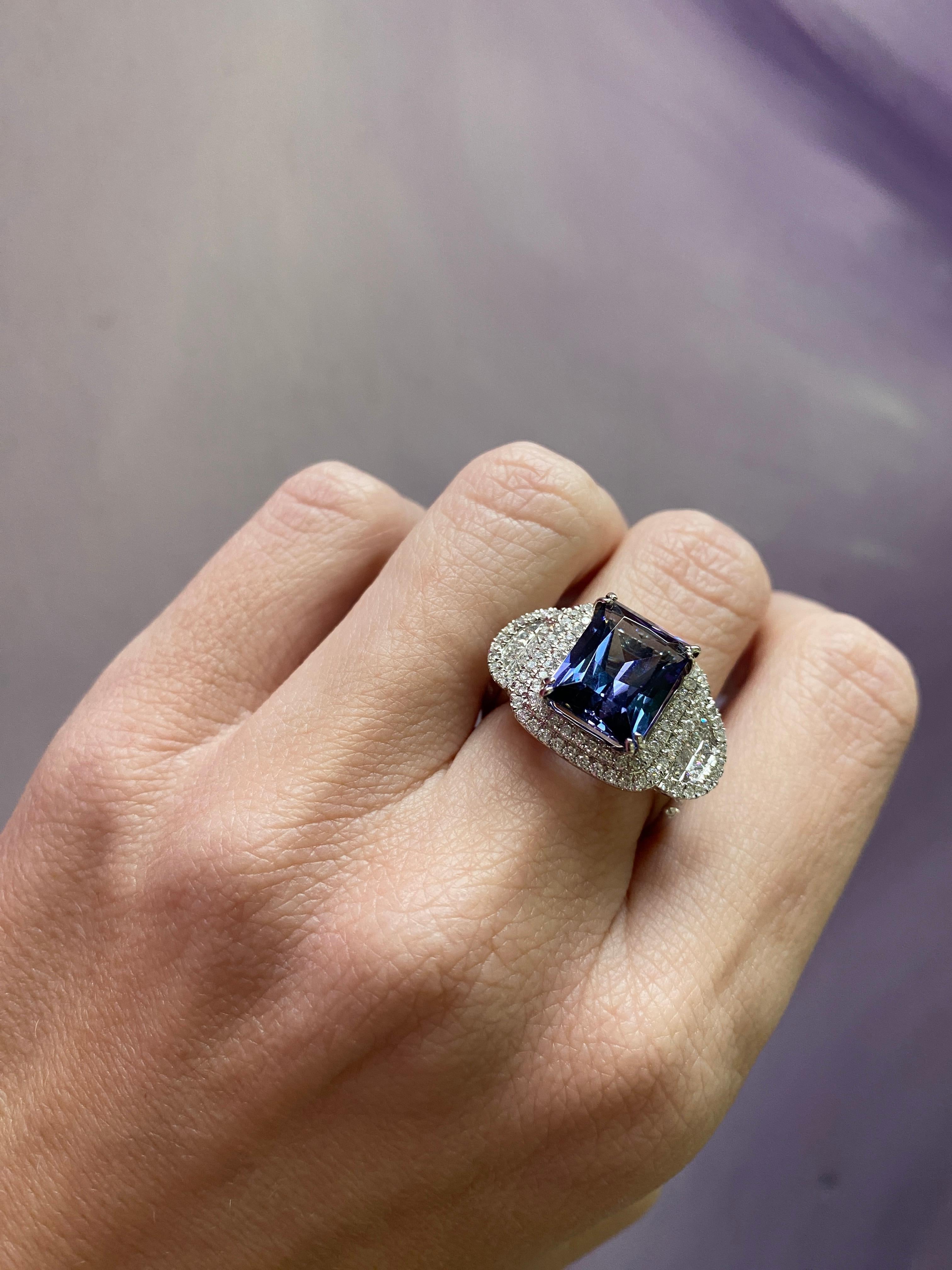 7,50 Karat strahlender Tansanit und Diamant 14 Karat Weißgold Ring im Angebot 3