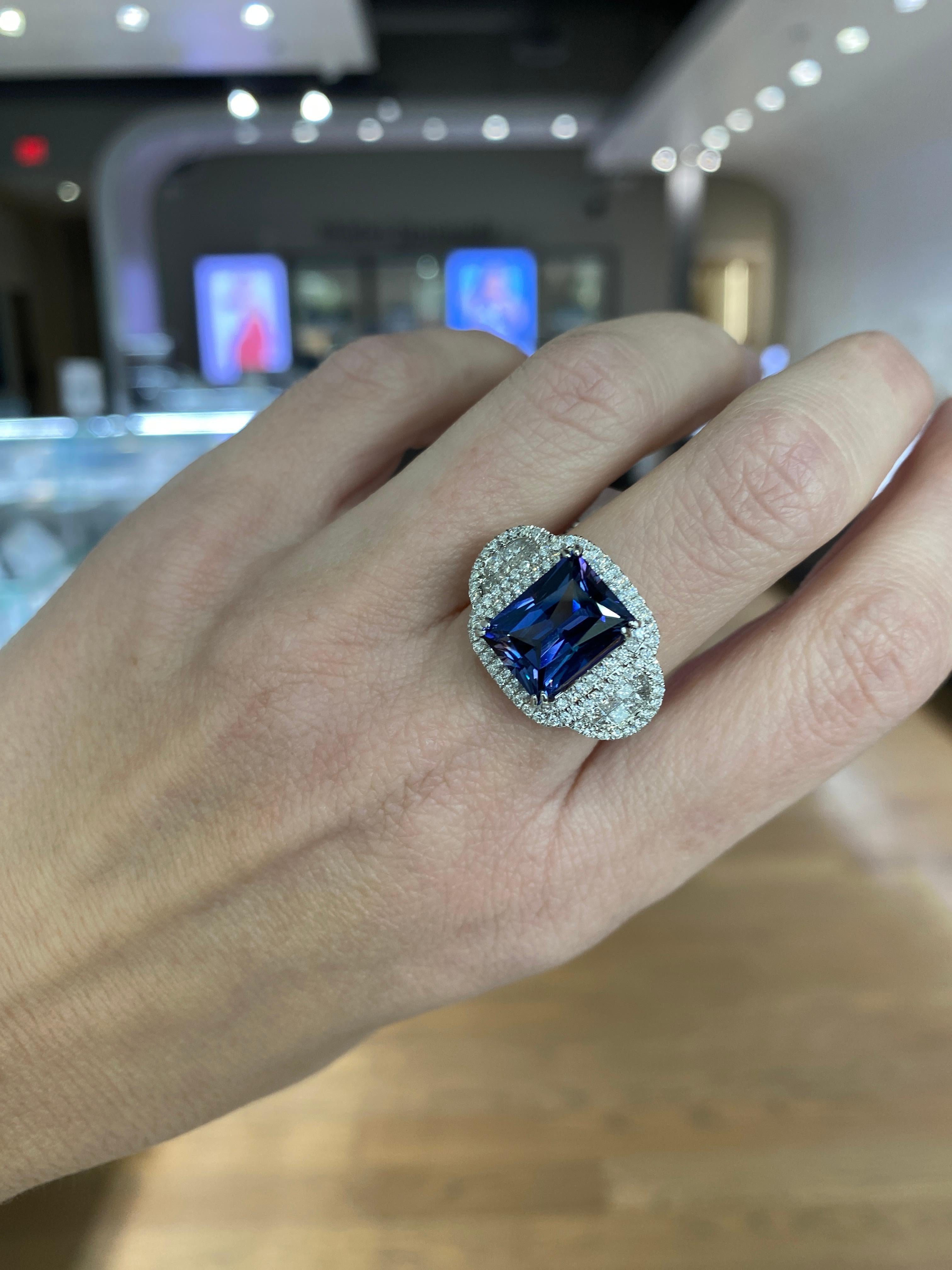 7,50 Karat strahlender Tansanit und Diamant 14 Karat Weißgold Ring im Angebot 4