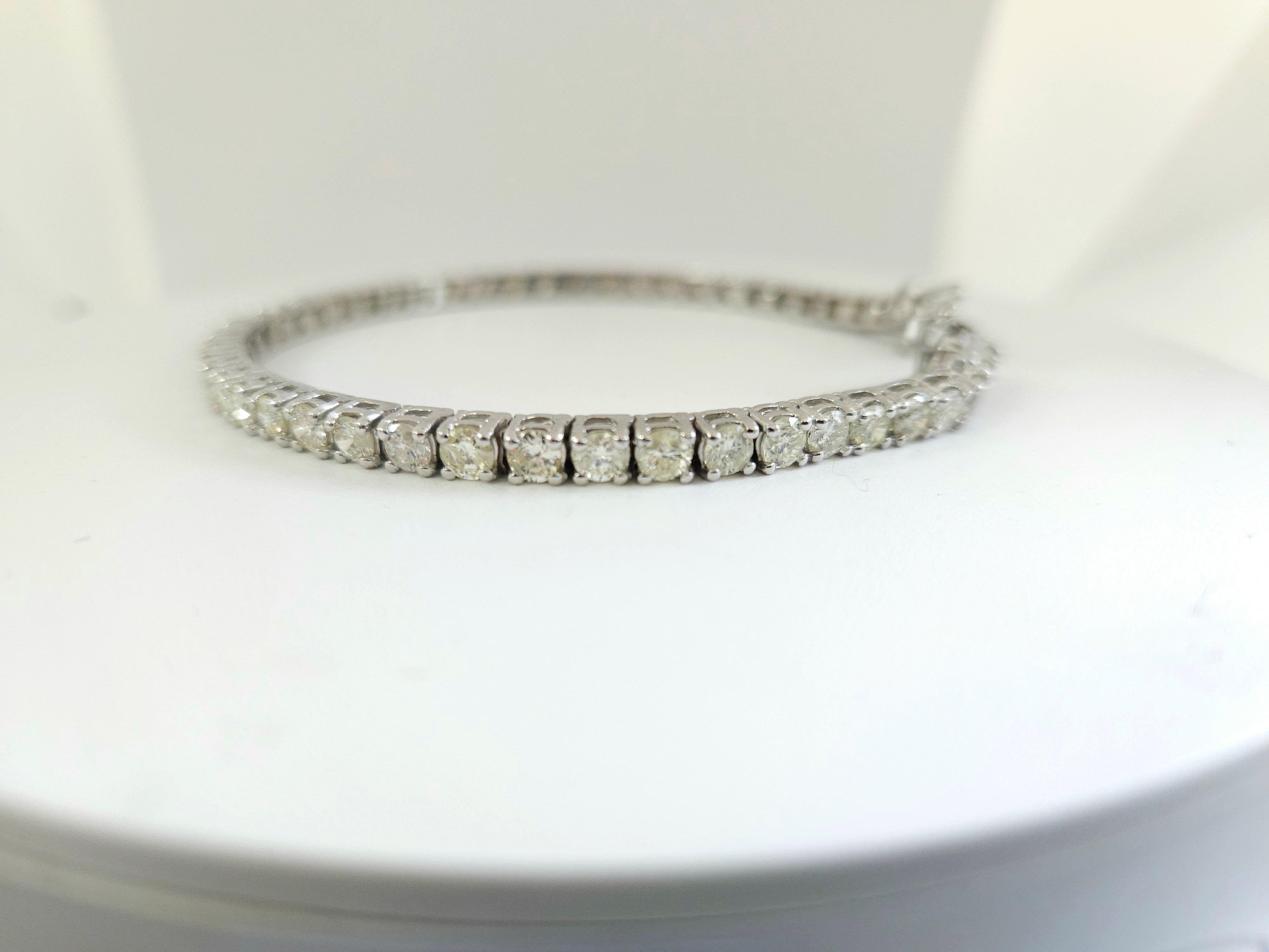 7.50 Carat Round Brilliant Cut Diamond Tennis Bracelet 14 Karat White Gold In New Condition For Sale In Great Neck, NY