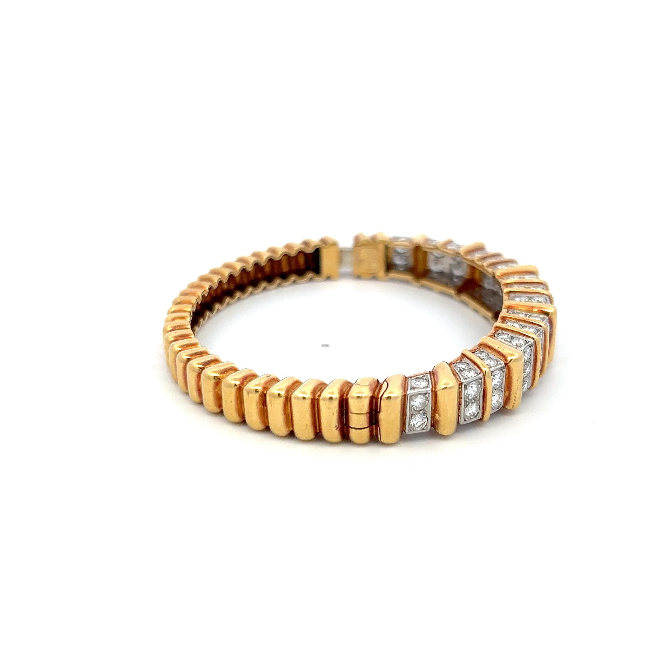 Titolo:
Bracciale in oro giallo da 7,50 carati con diamante tondo e brillante H. H. VS 18 carati
Stile:
Bracciale
Metallo:
oro giallo 18 carati
Gemma 1:
Diamante da 7,5 carati
Numero di pietre:
95
Colore:
H
Chiarezza:
VS
Forma:
Brillante