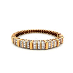 7.50 Carat Round Brilliant H VS Diamond 18 Karat Yellow Gold Bangle Bracelet