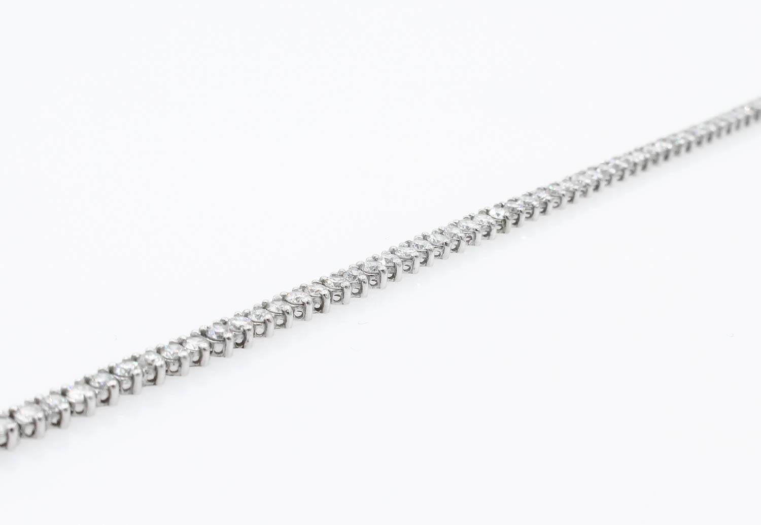 7.50 Carat Round Diamond Tennis Necklace in White Gold In Good Condition In New York, NY