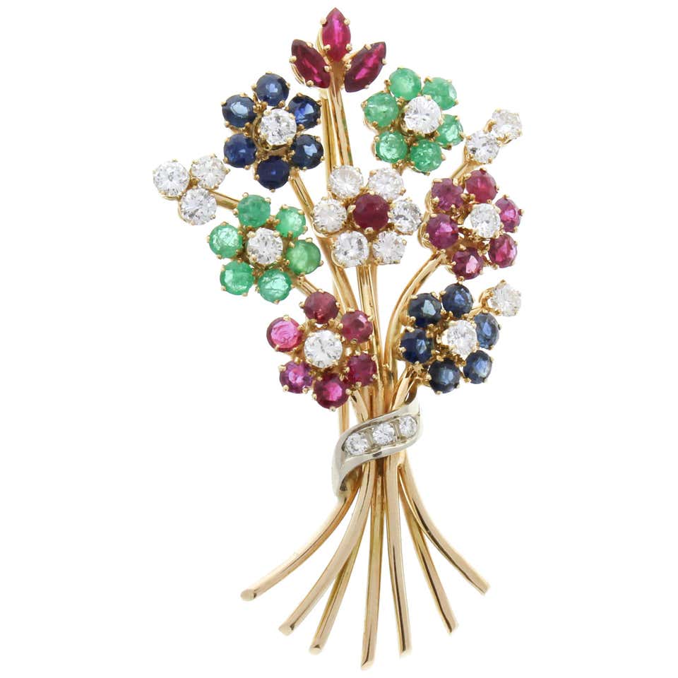 .50 Carat Tota Weight Ruby Yellow Gold Brooch For Sale at 1stDibs