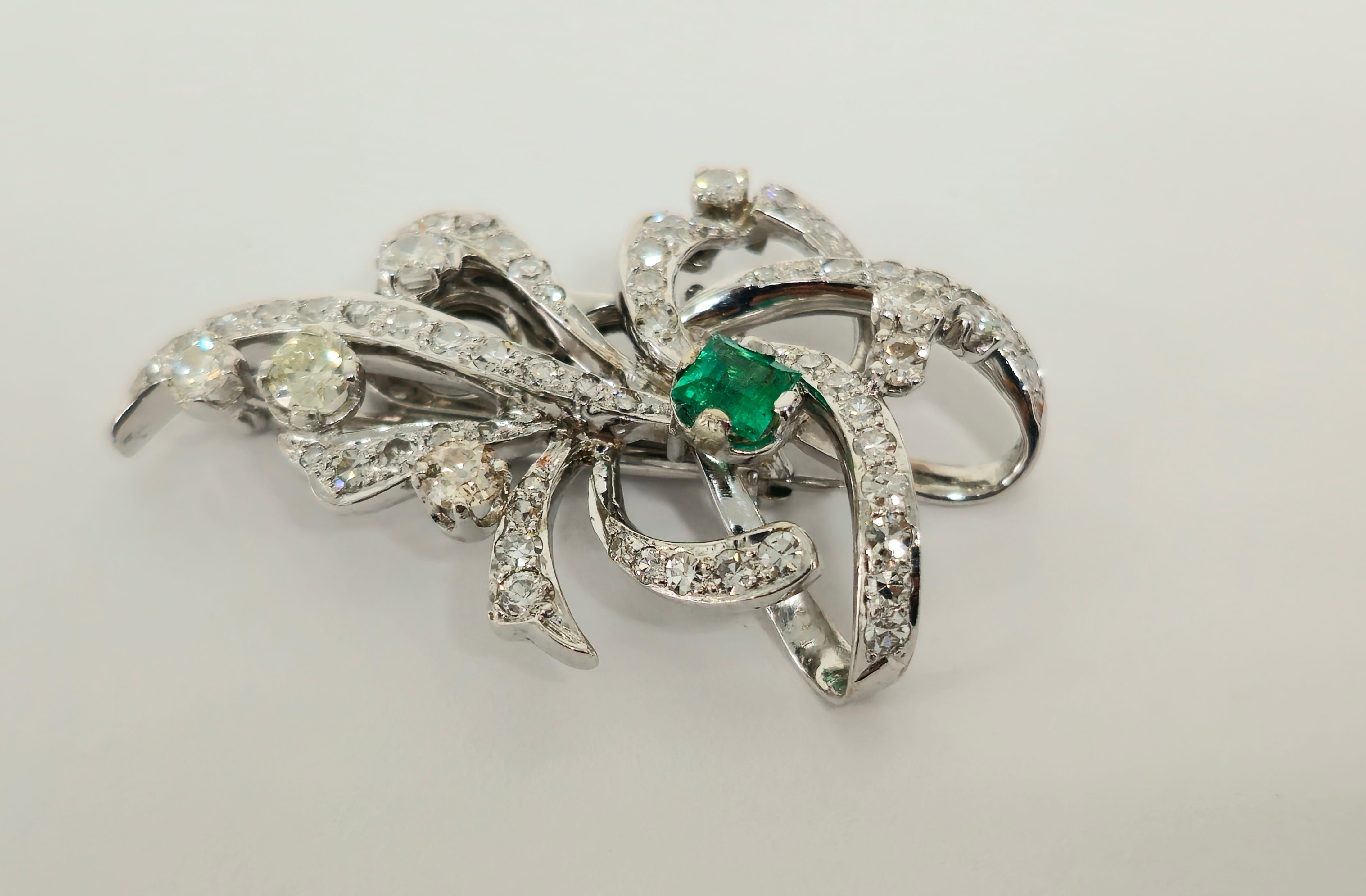 7.50 Carat VVS Diamond and Colombian Emerald Pin In Excellent Condition For Sale In Miami, FL