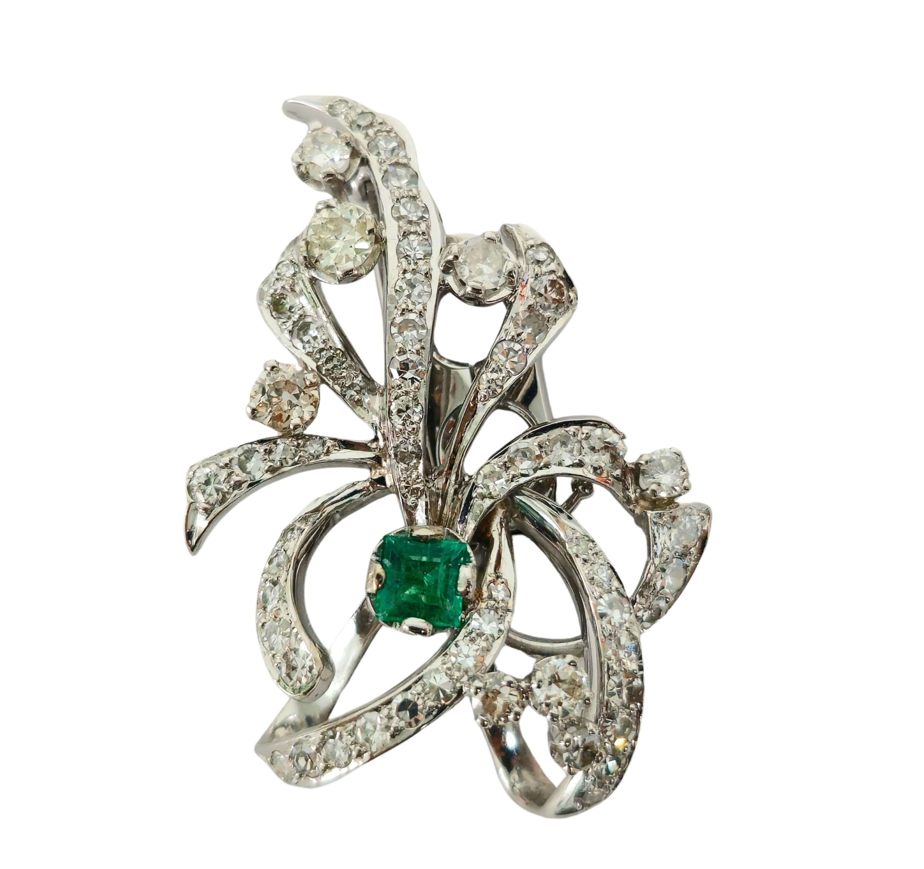 7.50 Carat VVS Diamond and Colombian Emerald Pin In Excellent Condition For Sale In Miami, FL